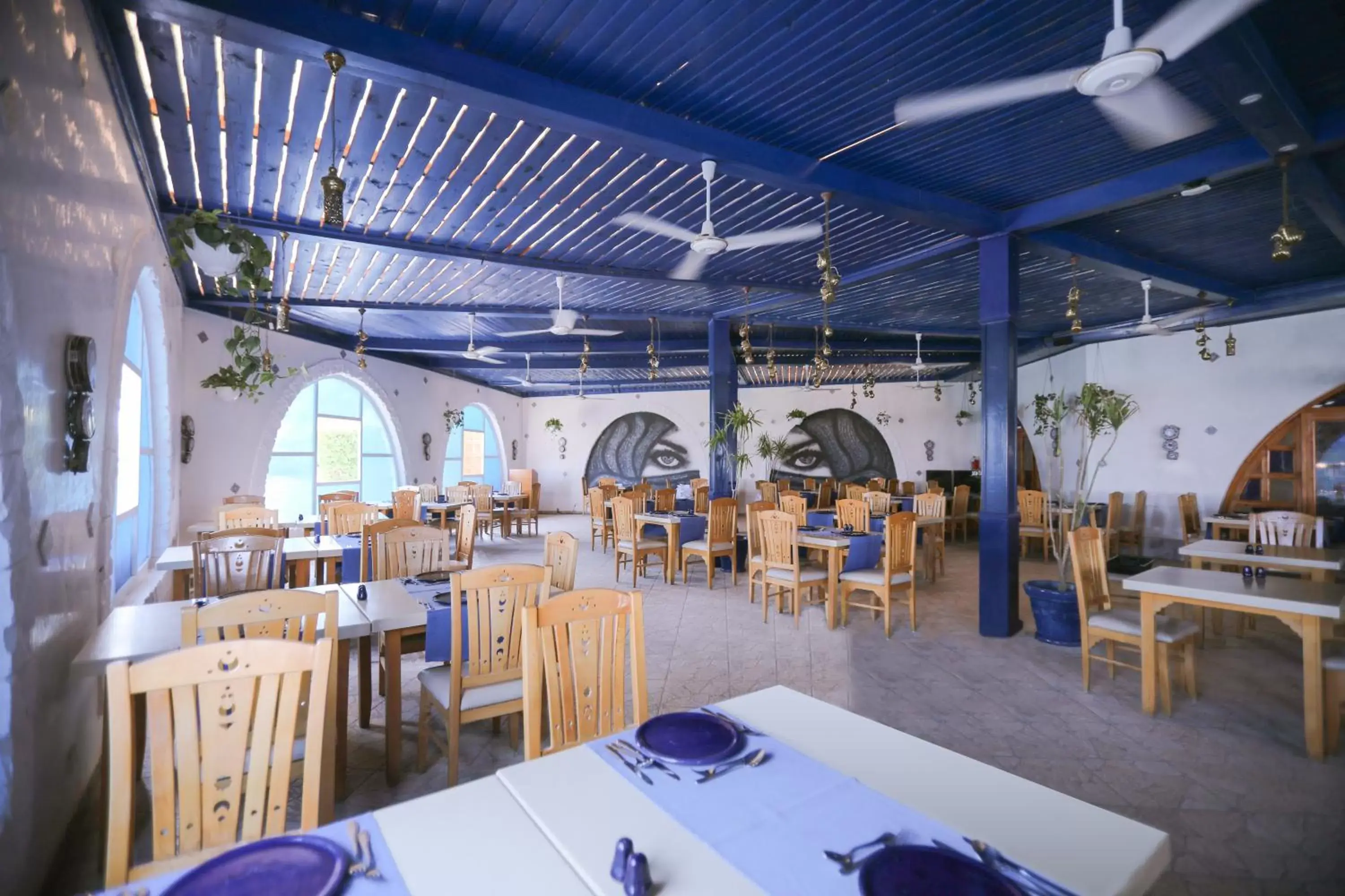 Restaurant/Places to Eat in Sunrise Garden Beach Resort