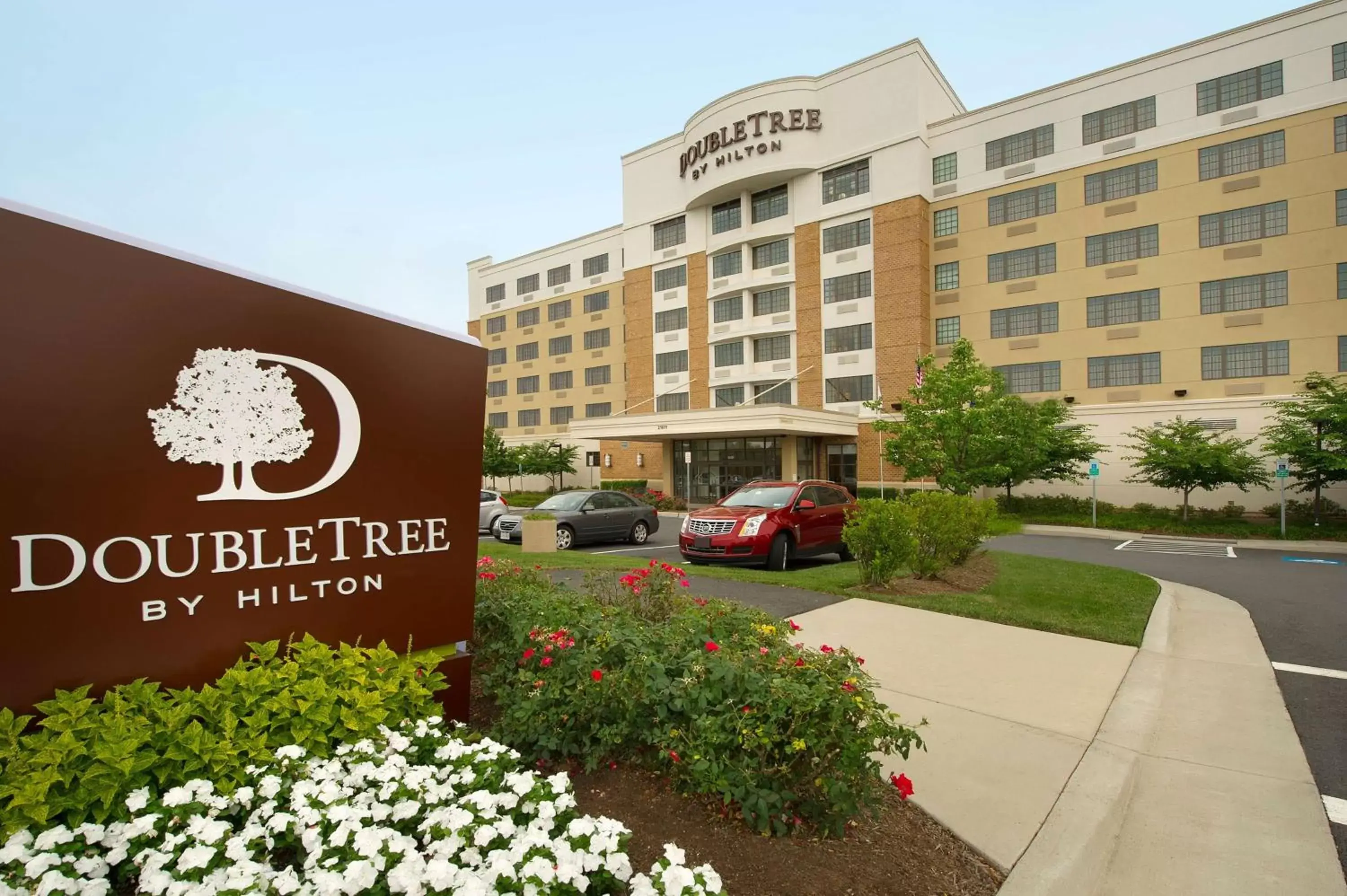 Property building, Property Logo/Sign in DoubleTree by Hilton Dulles Airport-Sterling