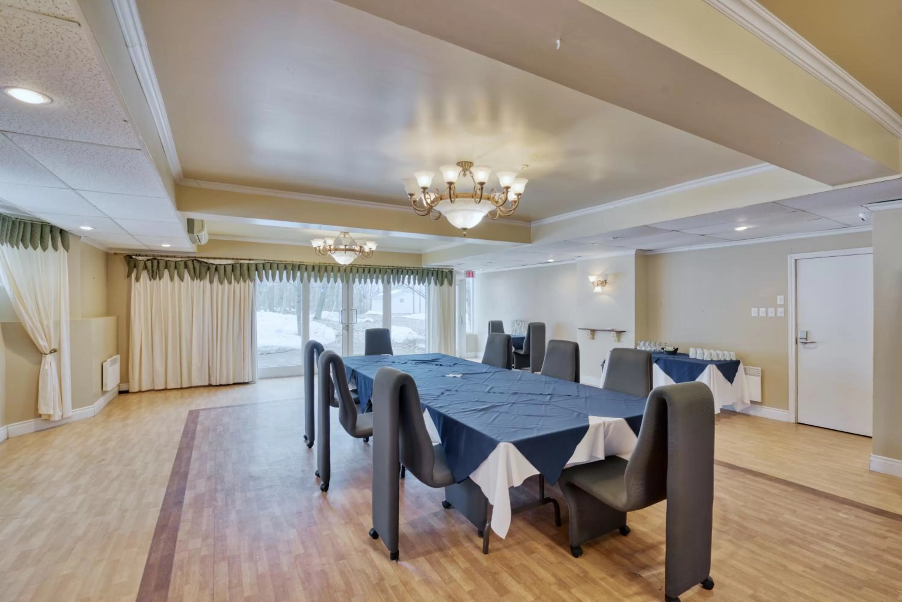 Meeting/conference room in Auberge de la Montagne Coupée