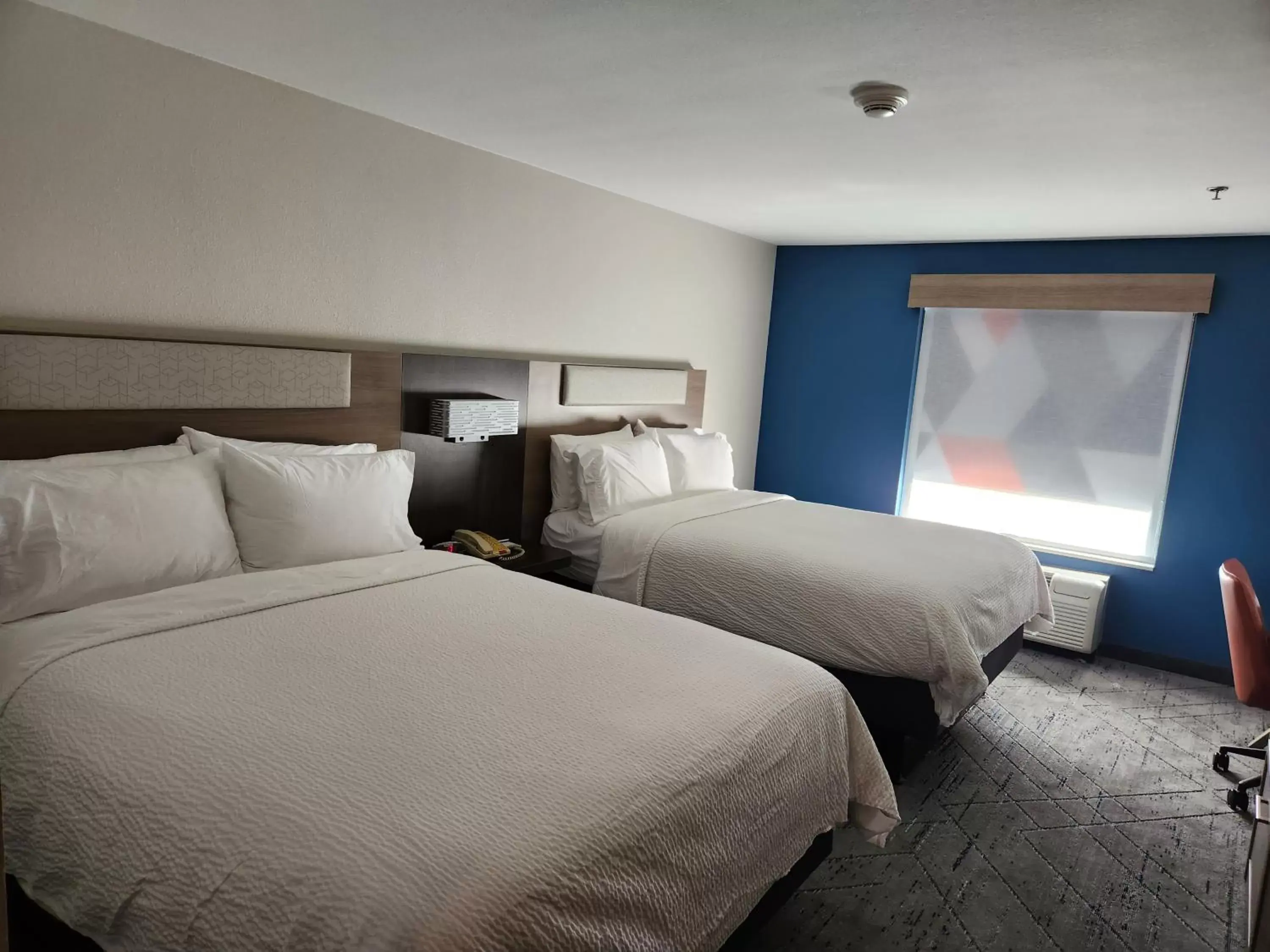 Bedroom, Bed in Holiday Inn Express & Suites Perry, an IHG Hotel