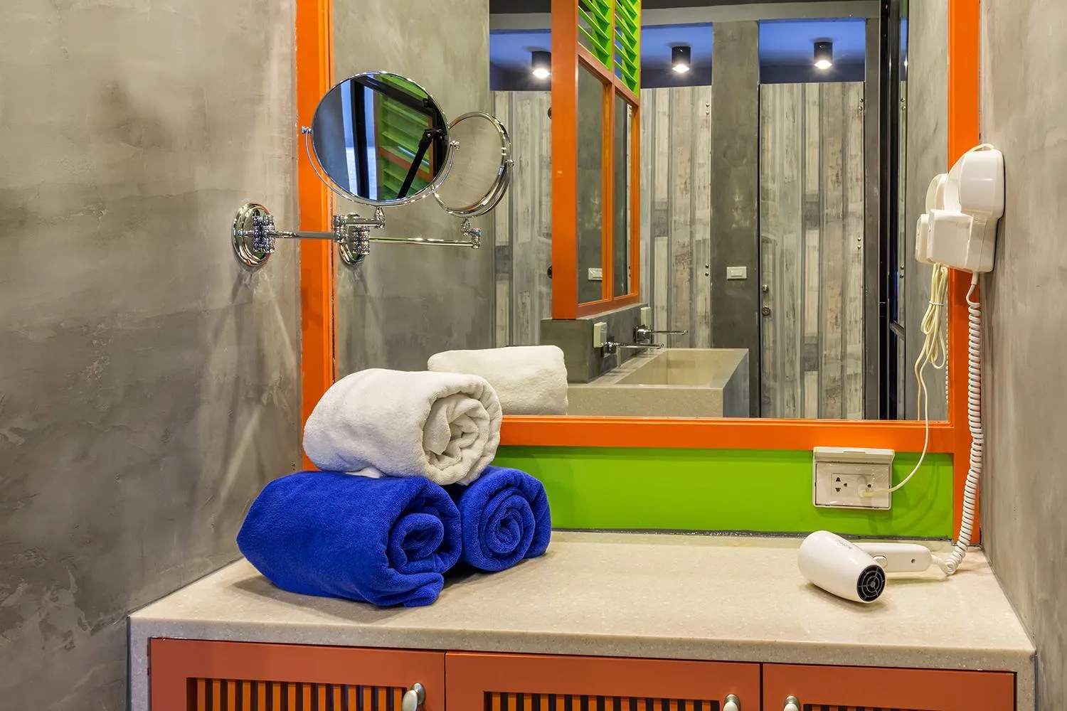 Bathroom in iSanook Hostel