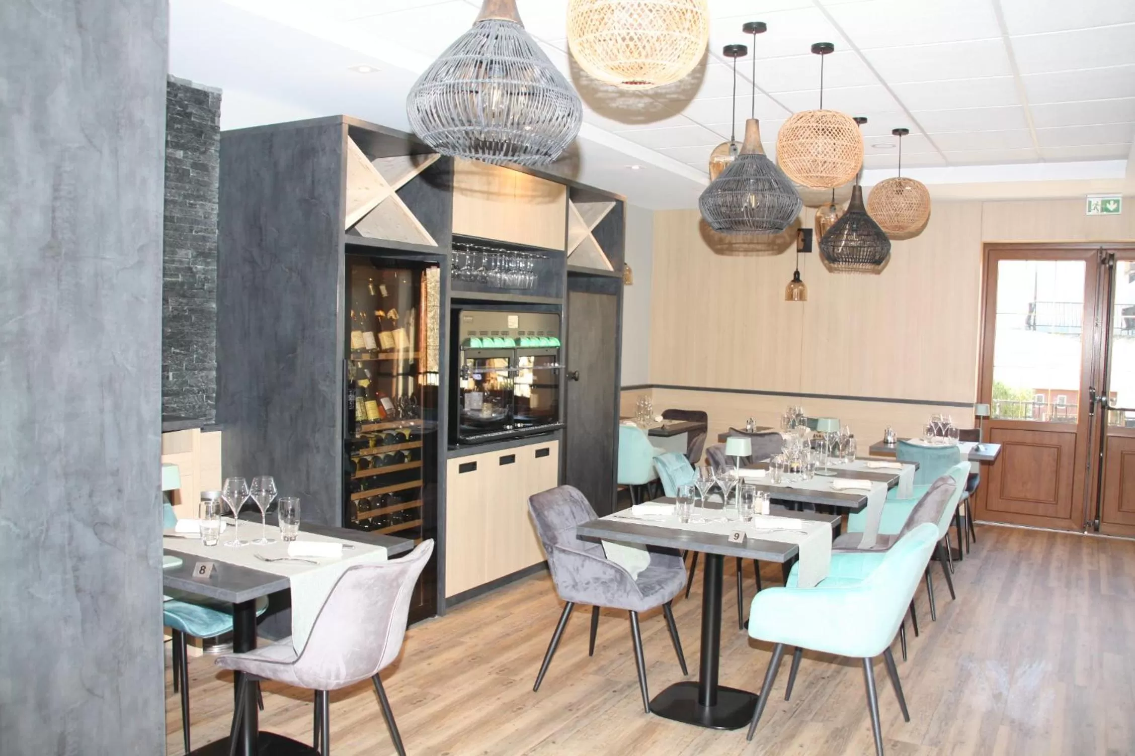 Restaurant/places to eat in Logis Hôtel- Restaurant La Renaissance