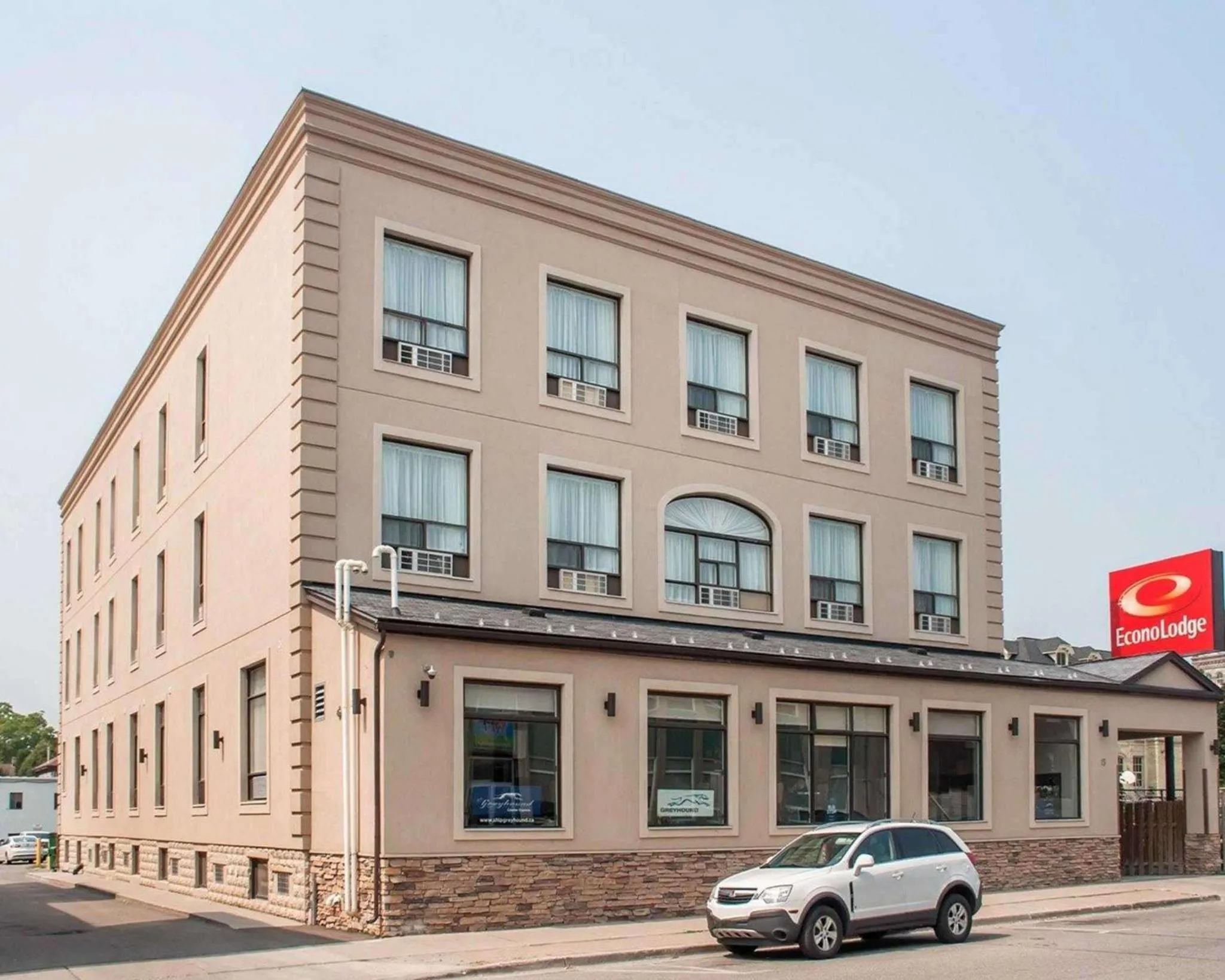 Woodstock Inn and Suites