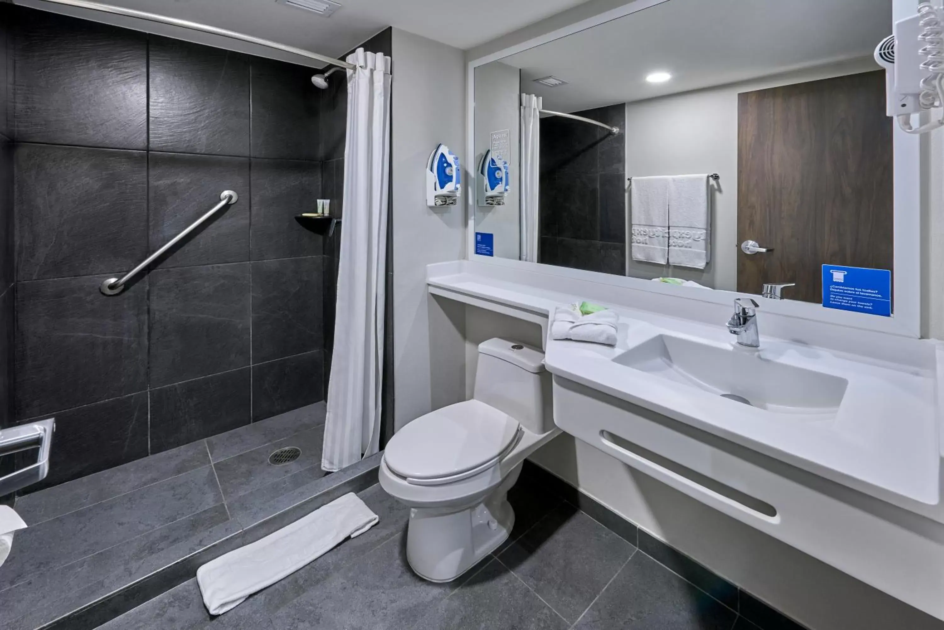 Bathroom in City Express by Marriott CDMX La Villa