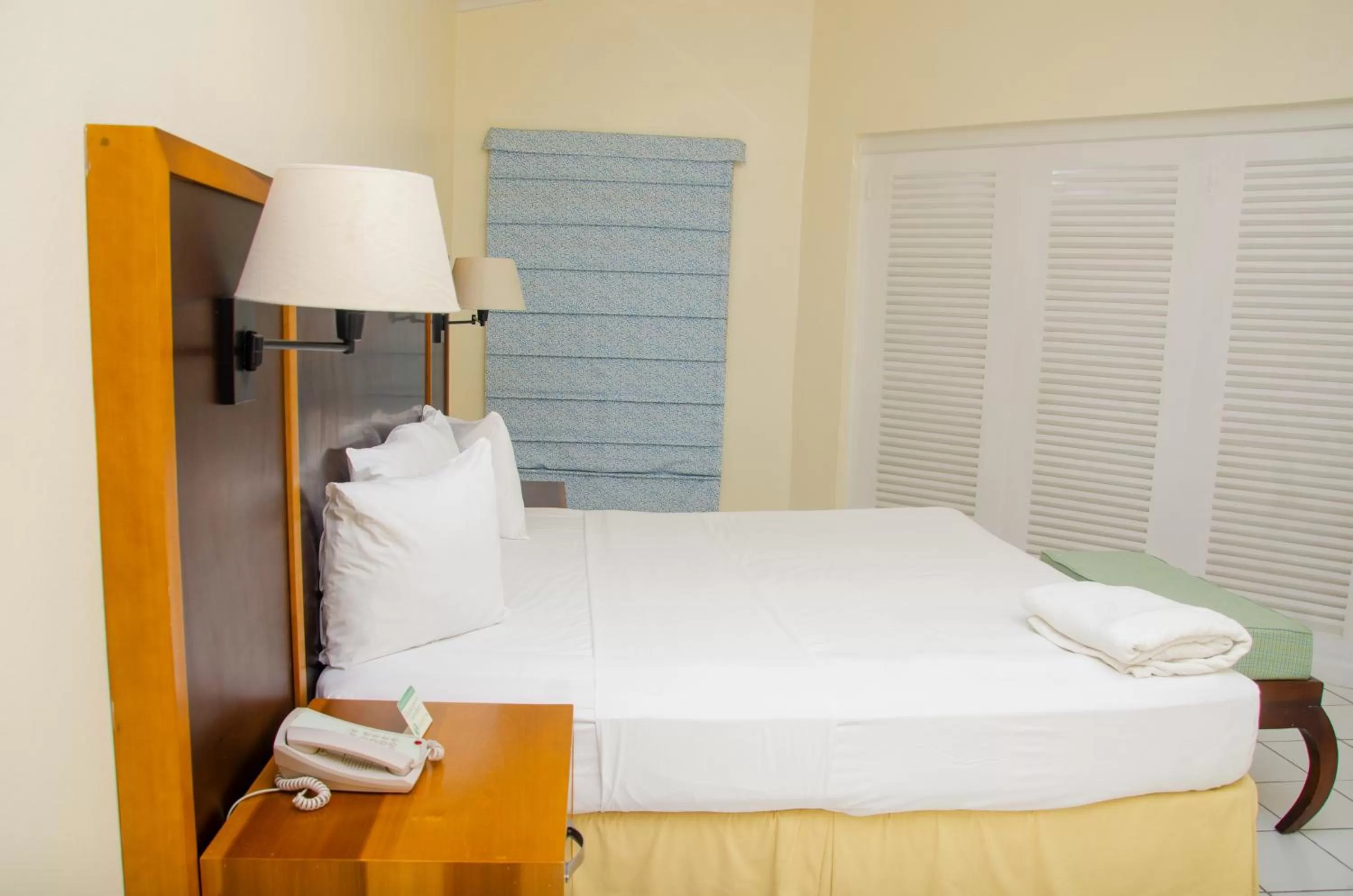 Bed in Infinity on the Beach