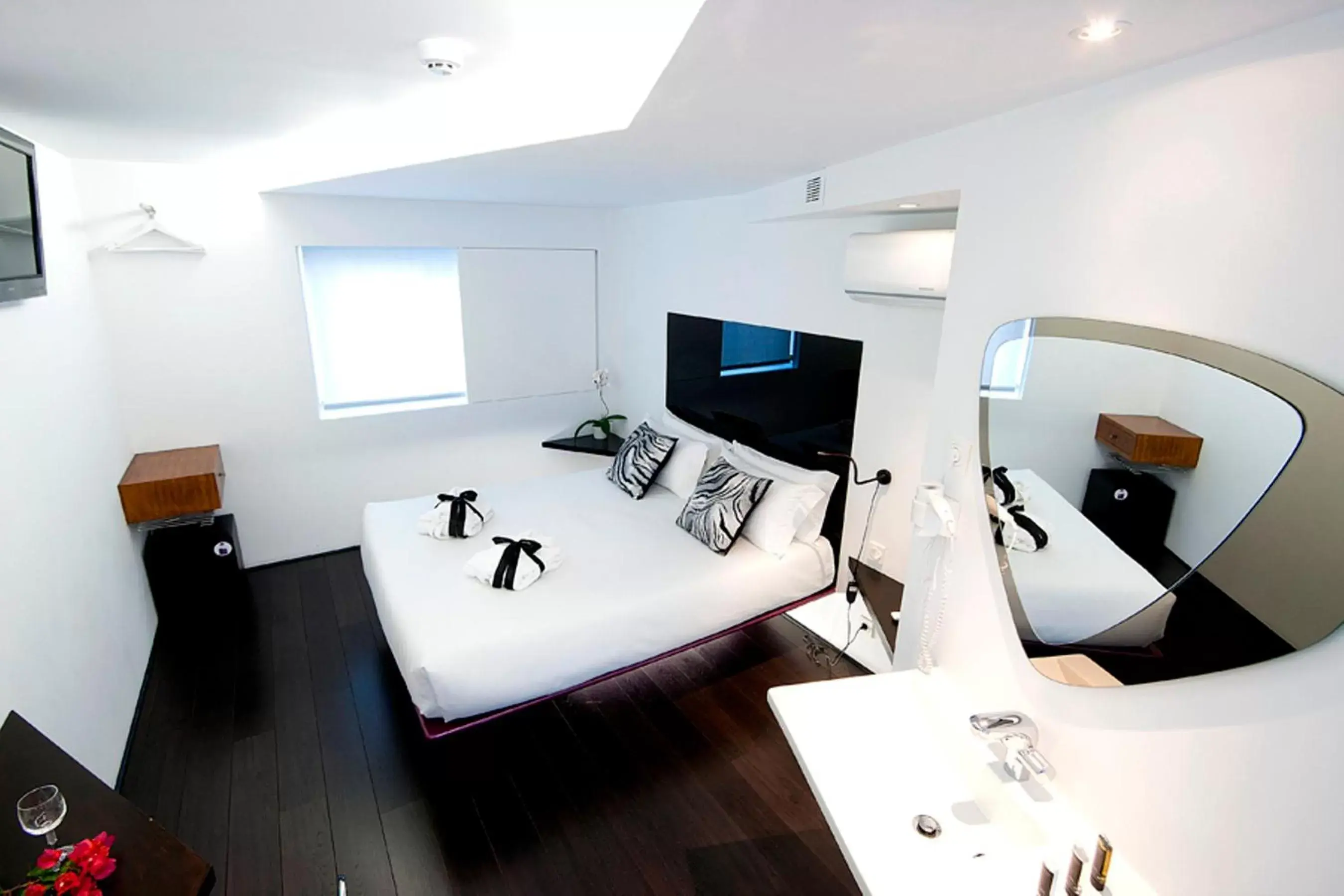 Standard Double Room in Absoluto Design Hotel