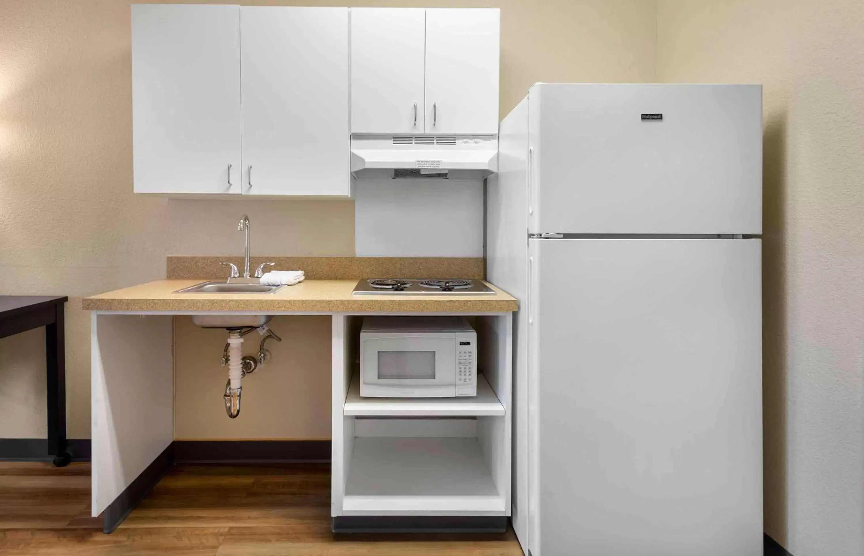 Bedroom, Kitchen/Kitchenette in Extended Stay America Suites - Philadelphia - Cherry Hill