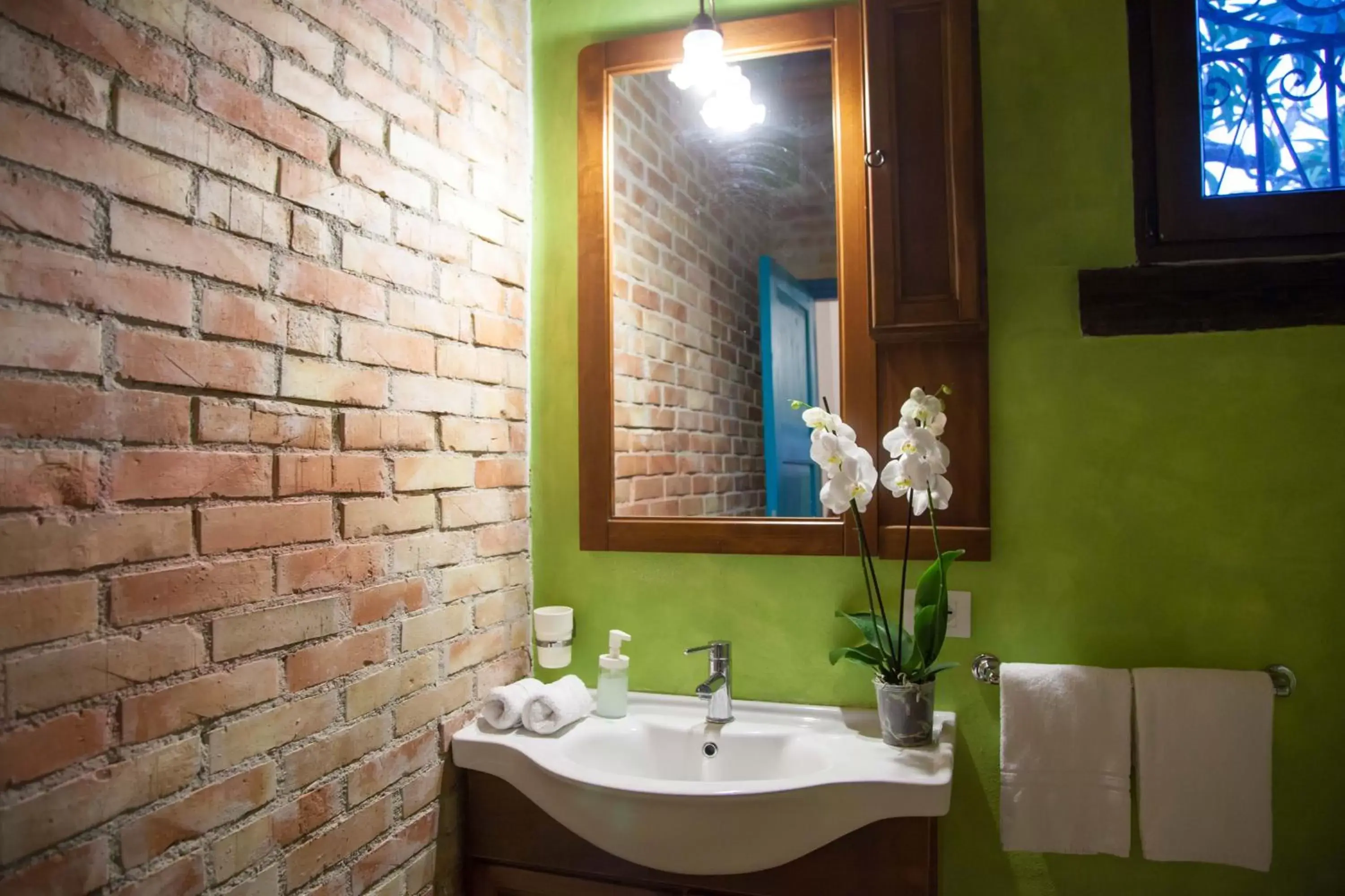 Bathroom in Casa Go'El