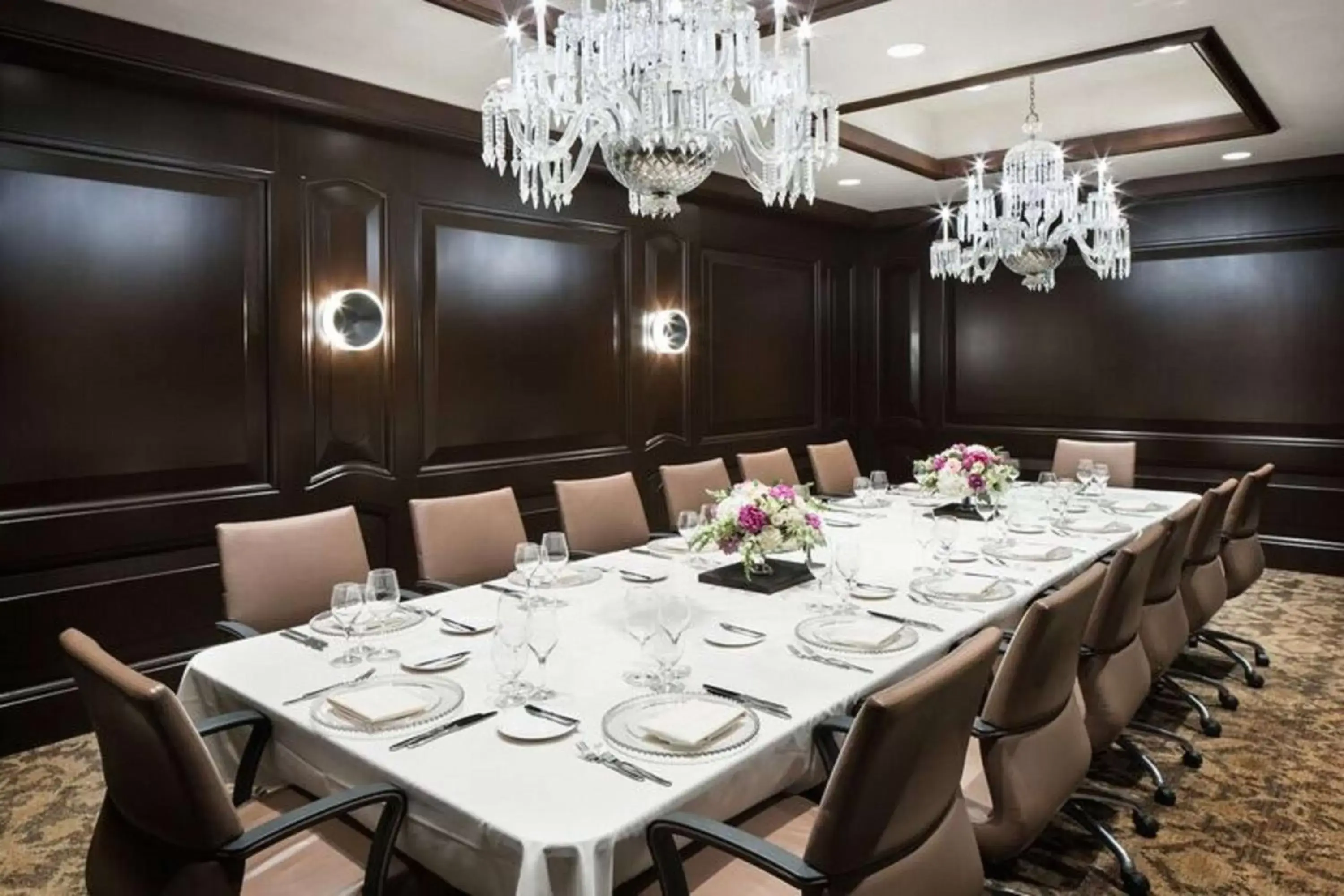 Meeting/conference room, Restaurant/Places to Eat in The Logan Philadelphia, Curio Collection by Hilton