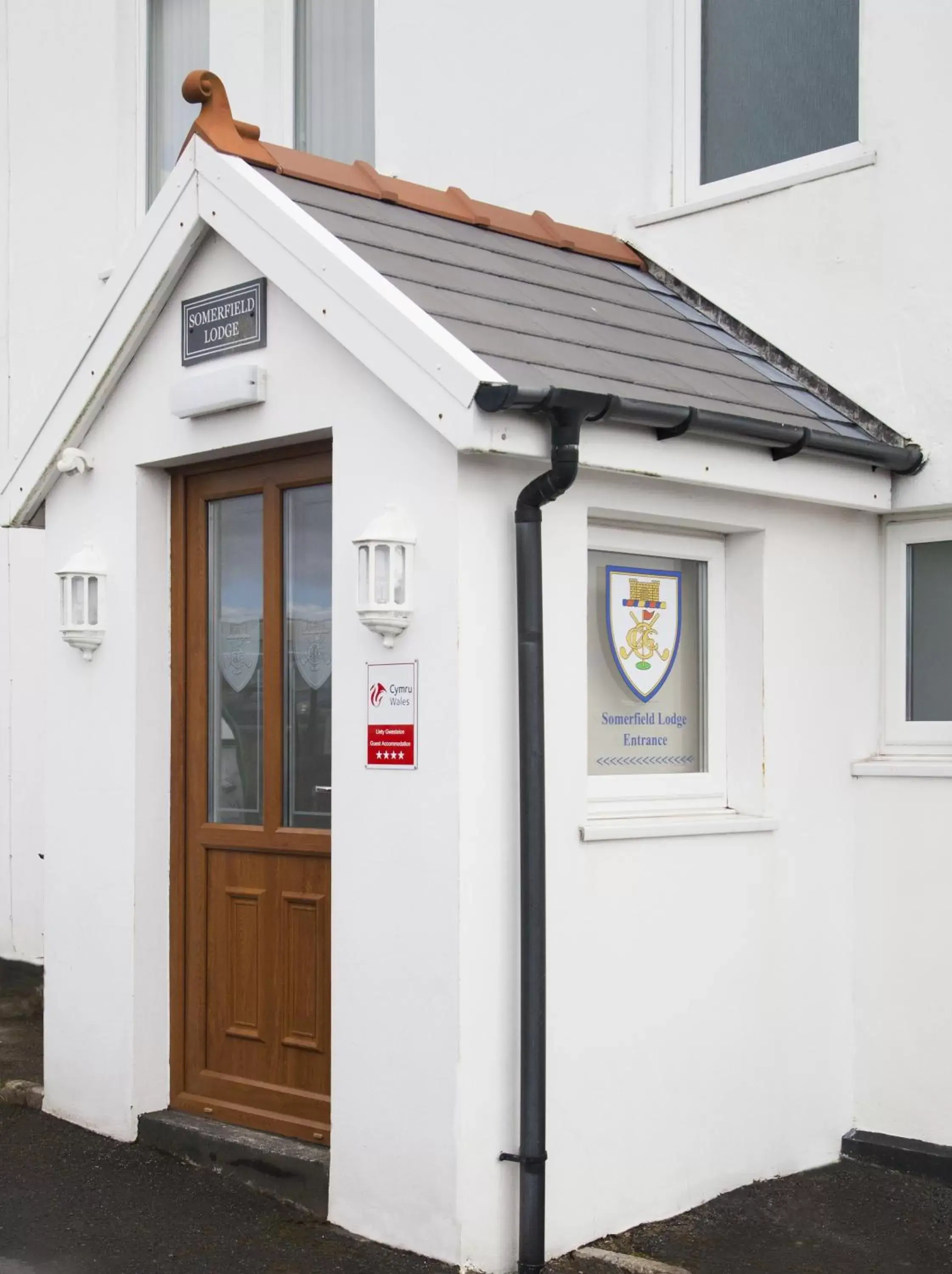 Facade/entrance in Somerfield Lodge