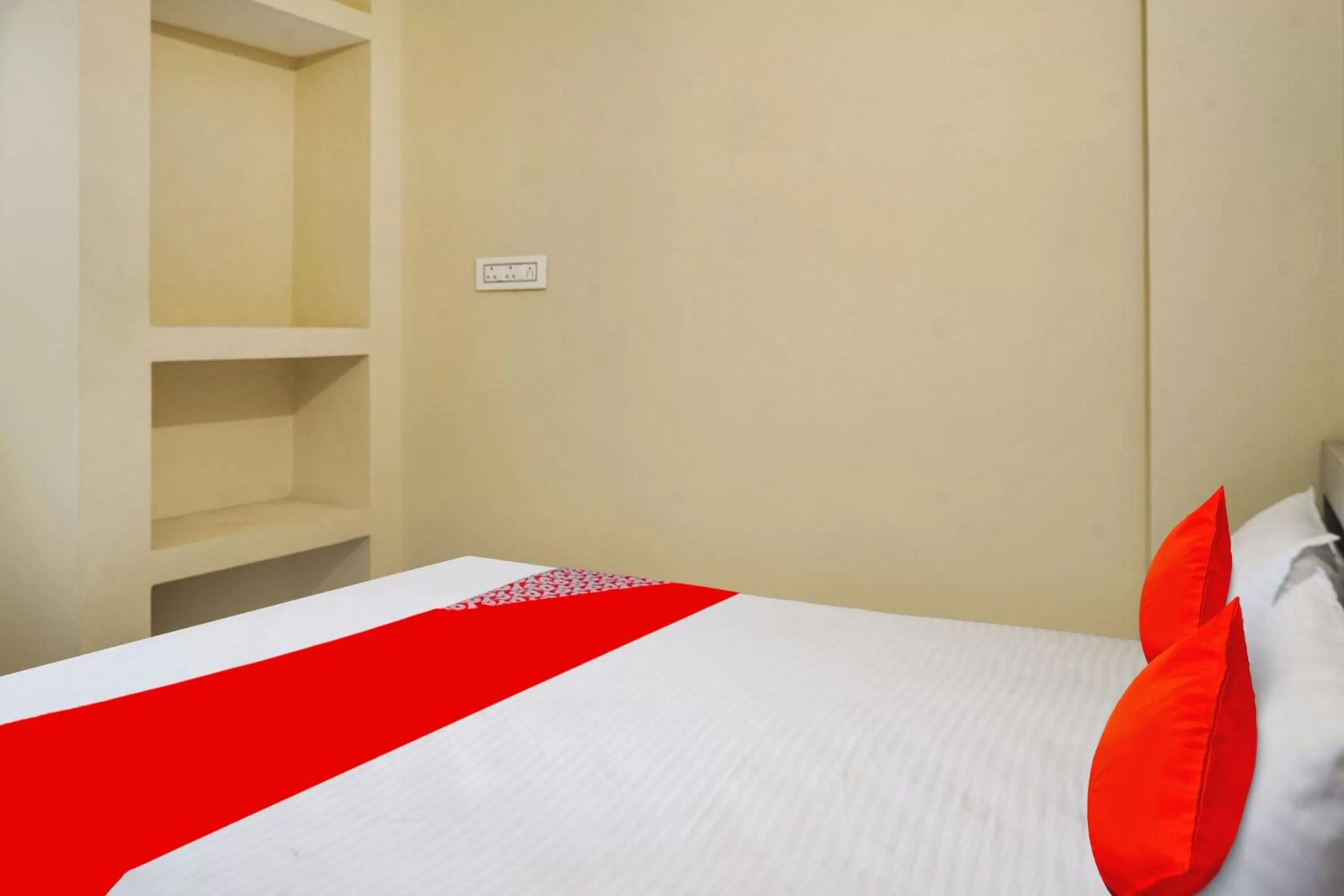 Bedroom, Bed in OYO Flagship Hotel Kashyap Inn