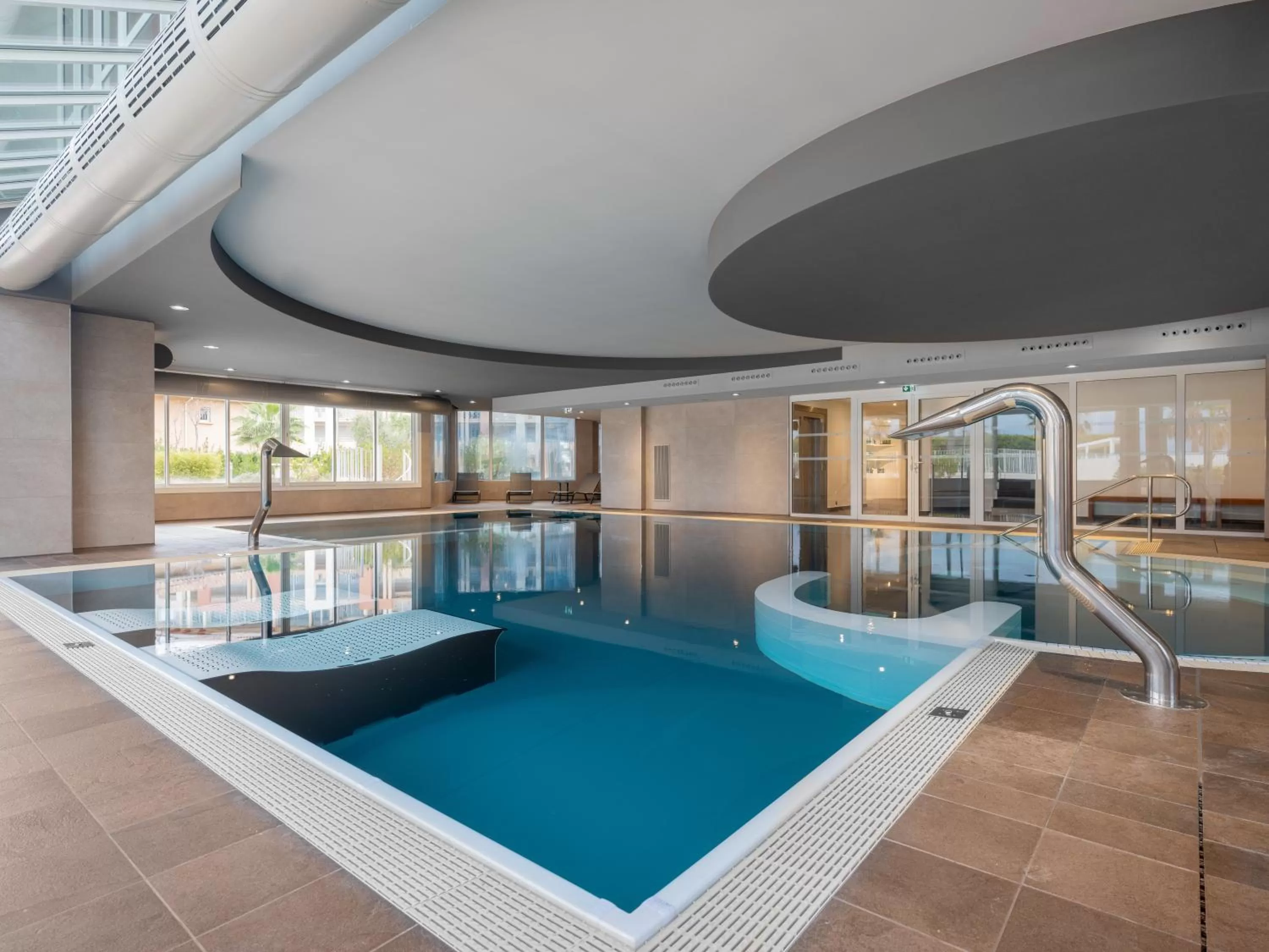 Swimming pool in Mercure Thalasso & Spa Port Fréjus