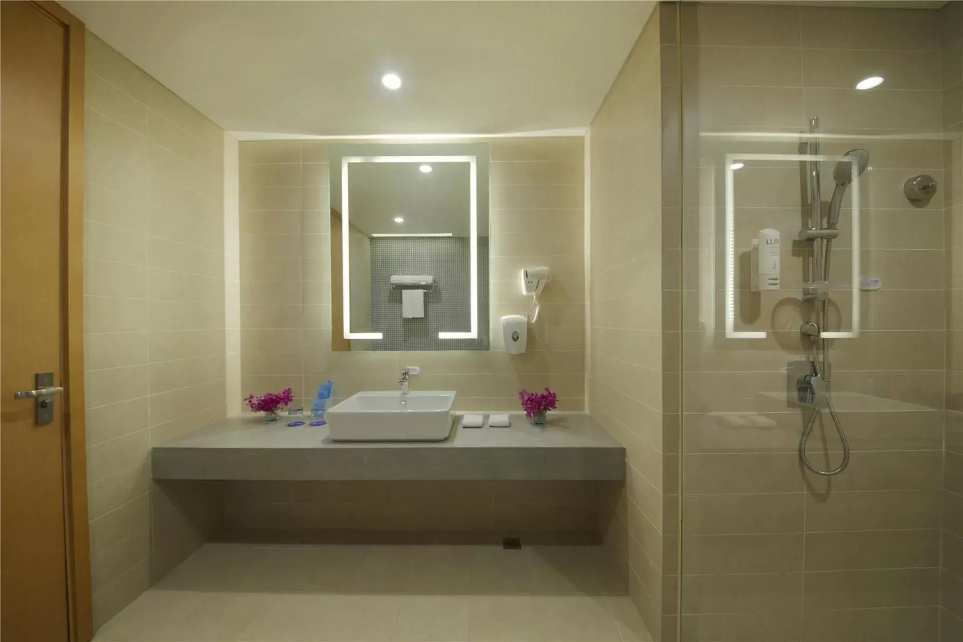 Bathroom in Holiday Inn Express Zhengzhou Zhengdong, an IHG Hotel