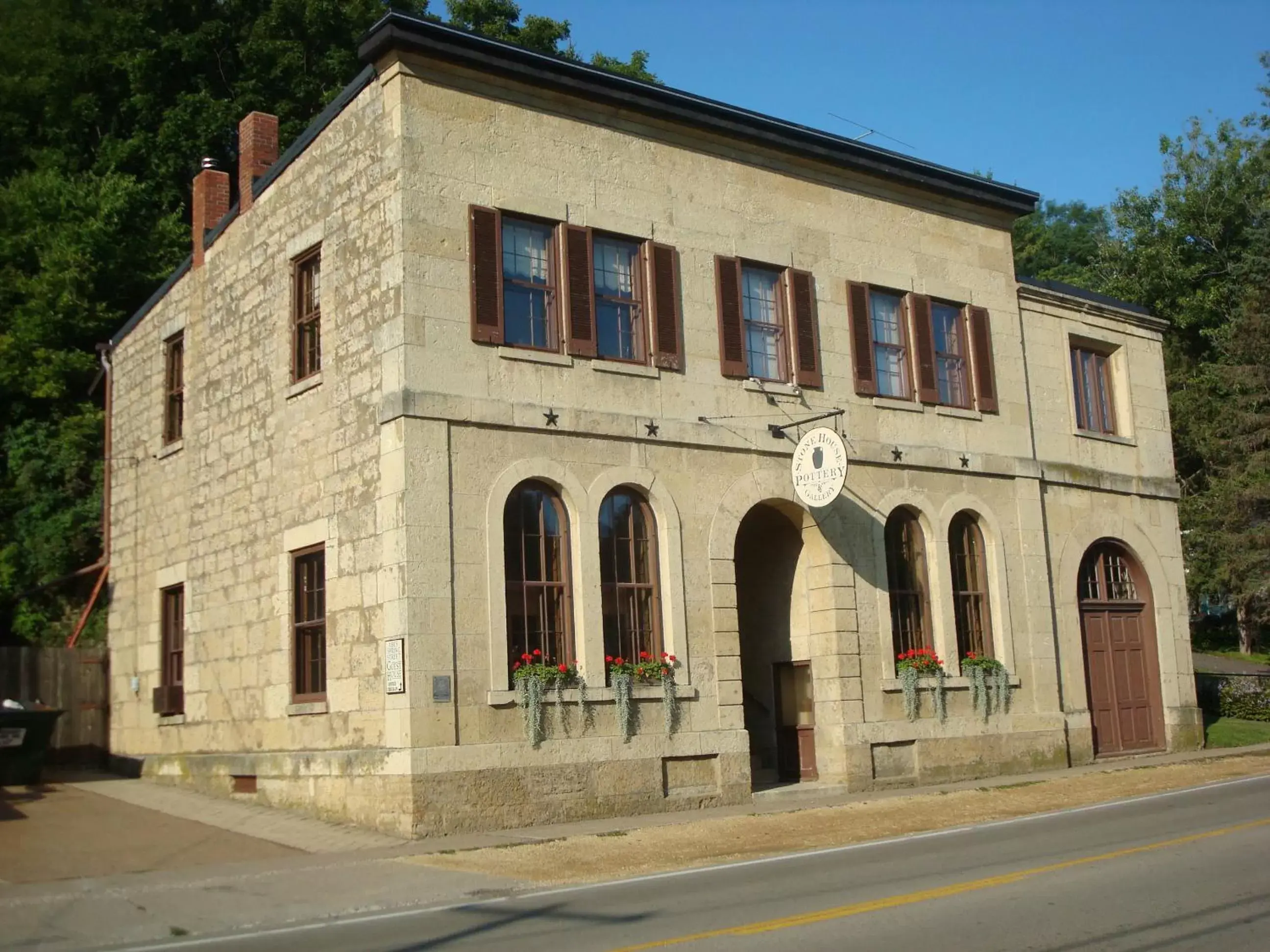 Property Building in Abe's Spring Street Guest House