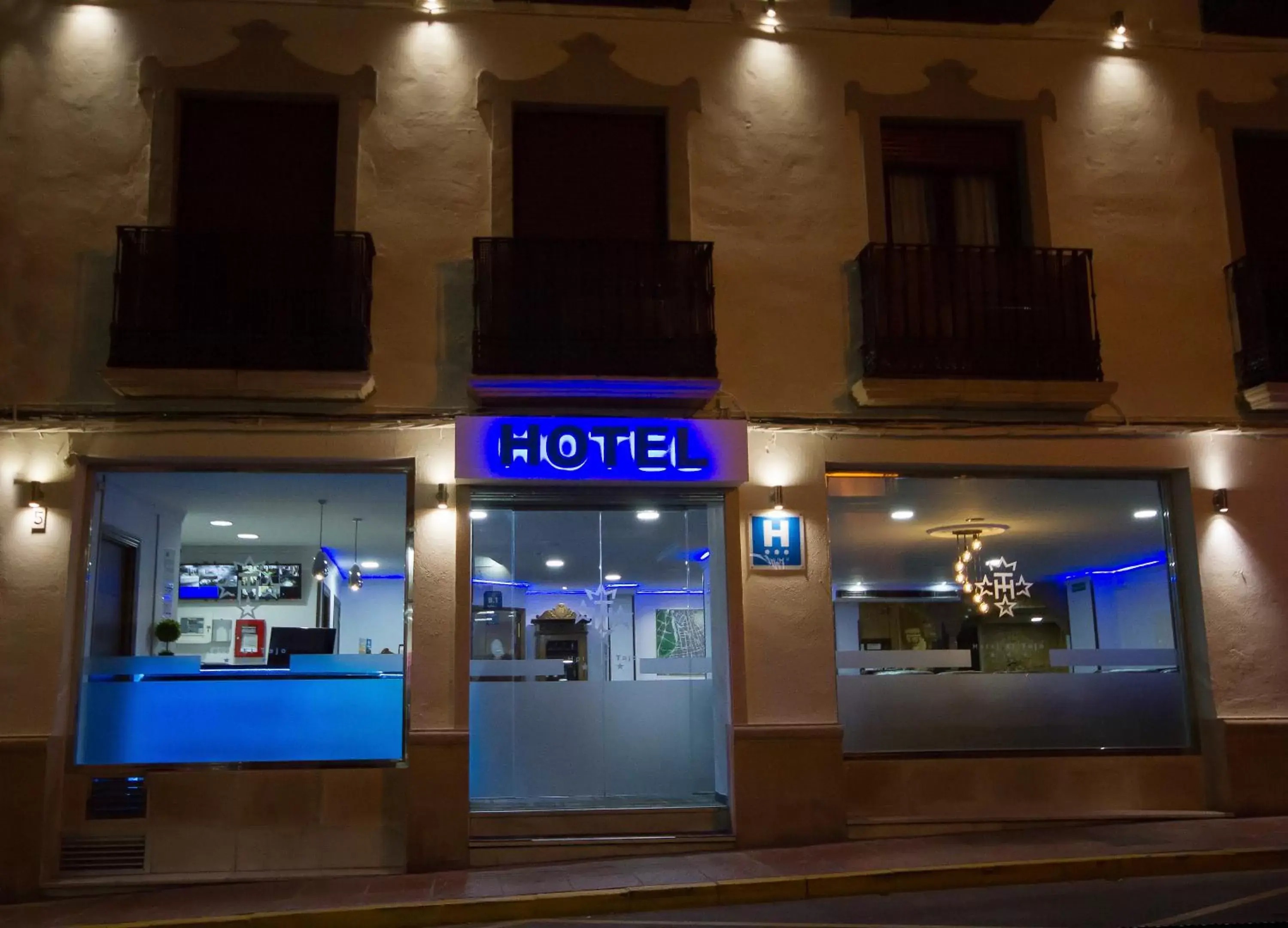 Facade/entrance in Hotel El Tajo & SPA