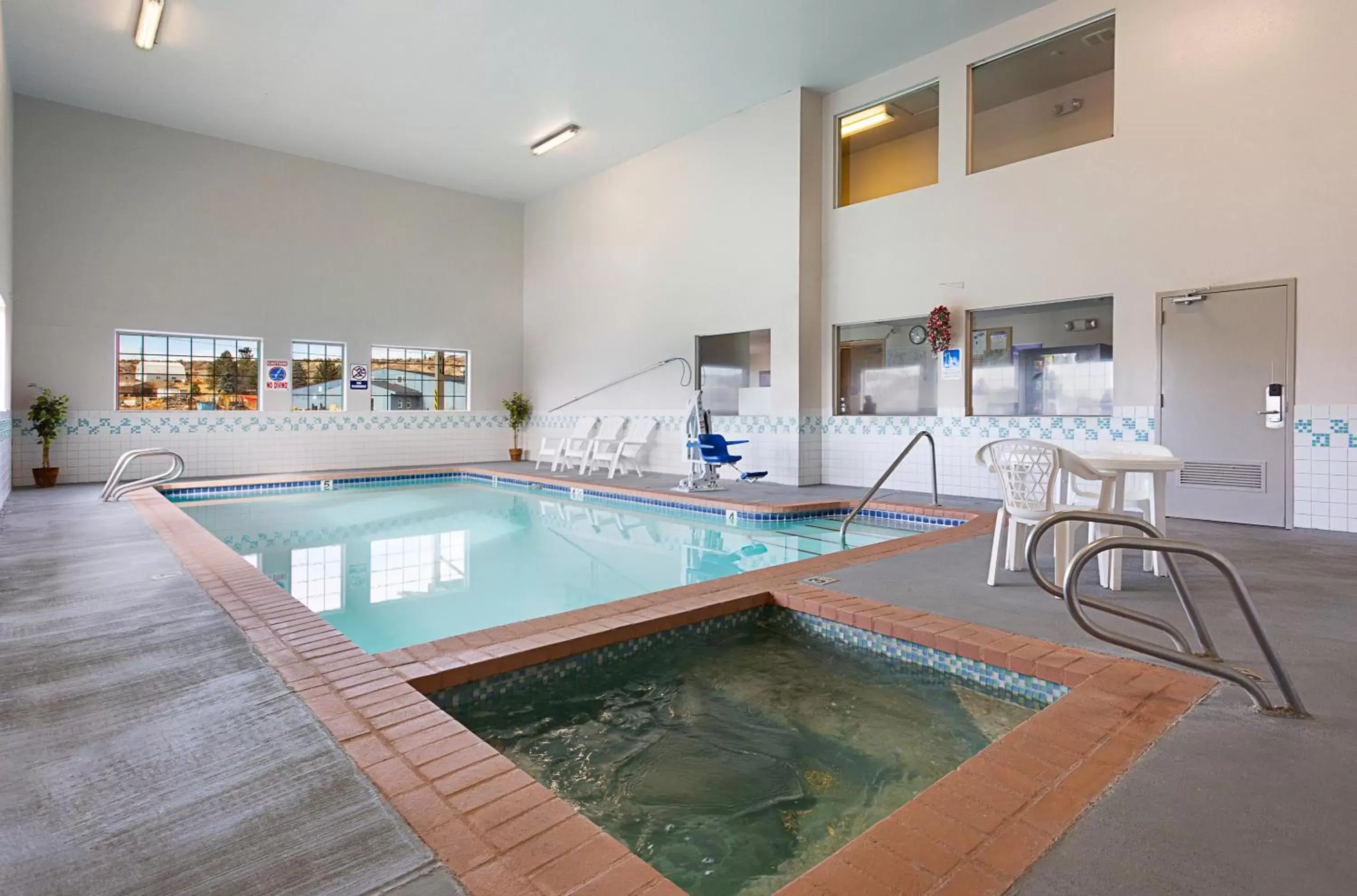 Swimming Pool in Americas Best Value Inn Burns