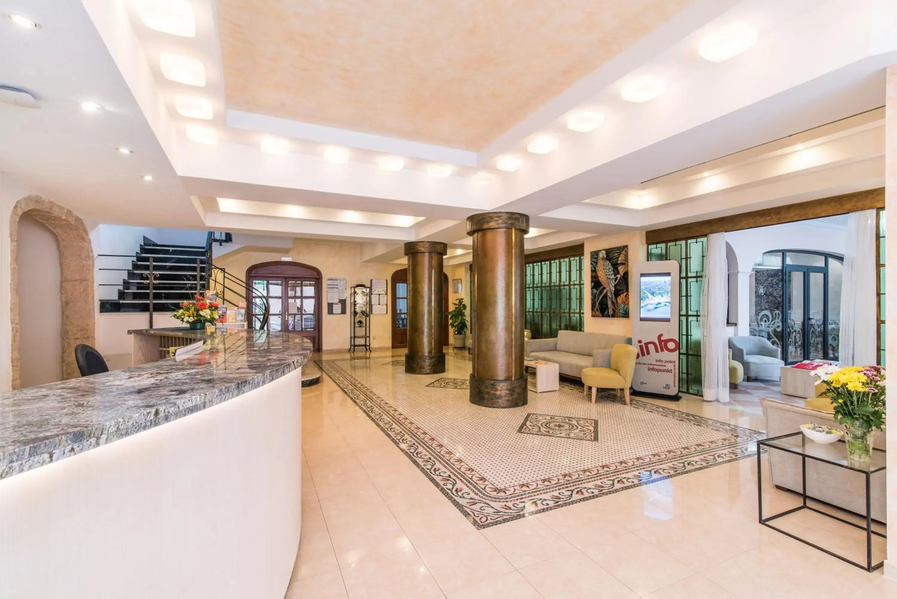 Lobby or reception, Lobby/Reception in Hotel Baviera