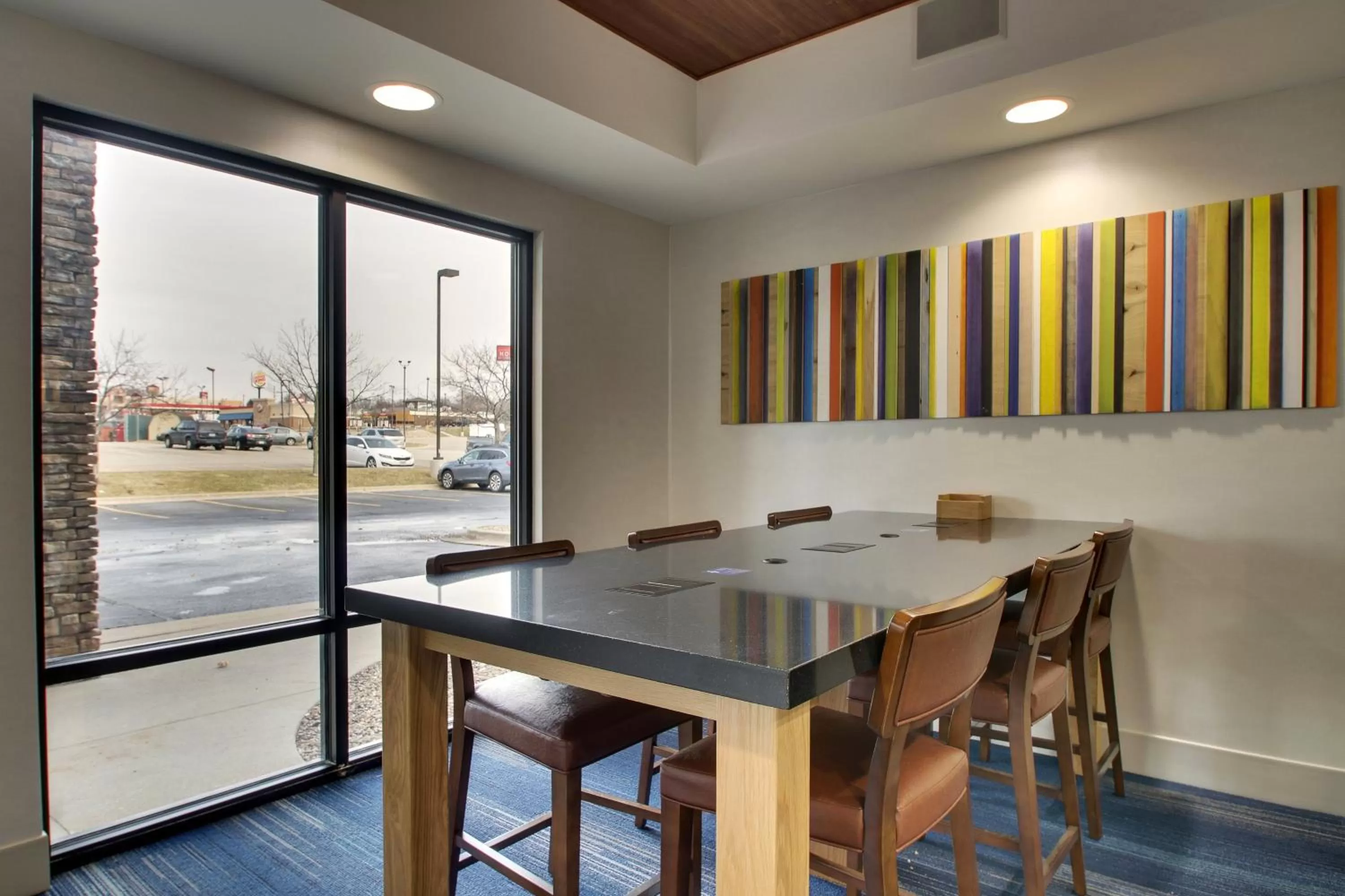 Lobby or reception in Holiday Inn Express Hotel & Suites Cedar Rapids I-380 at 33rd Avenue by IHG