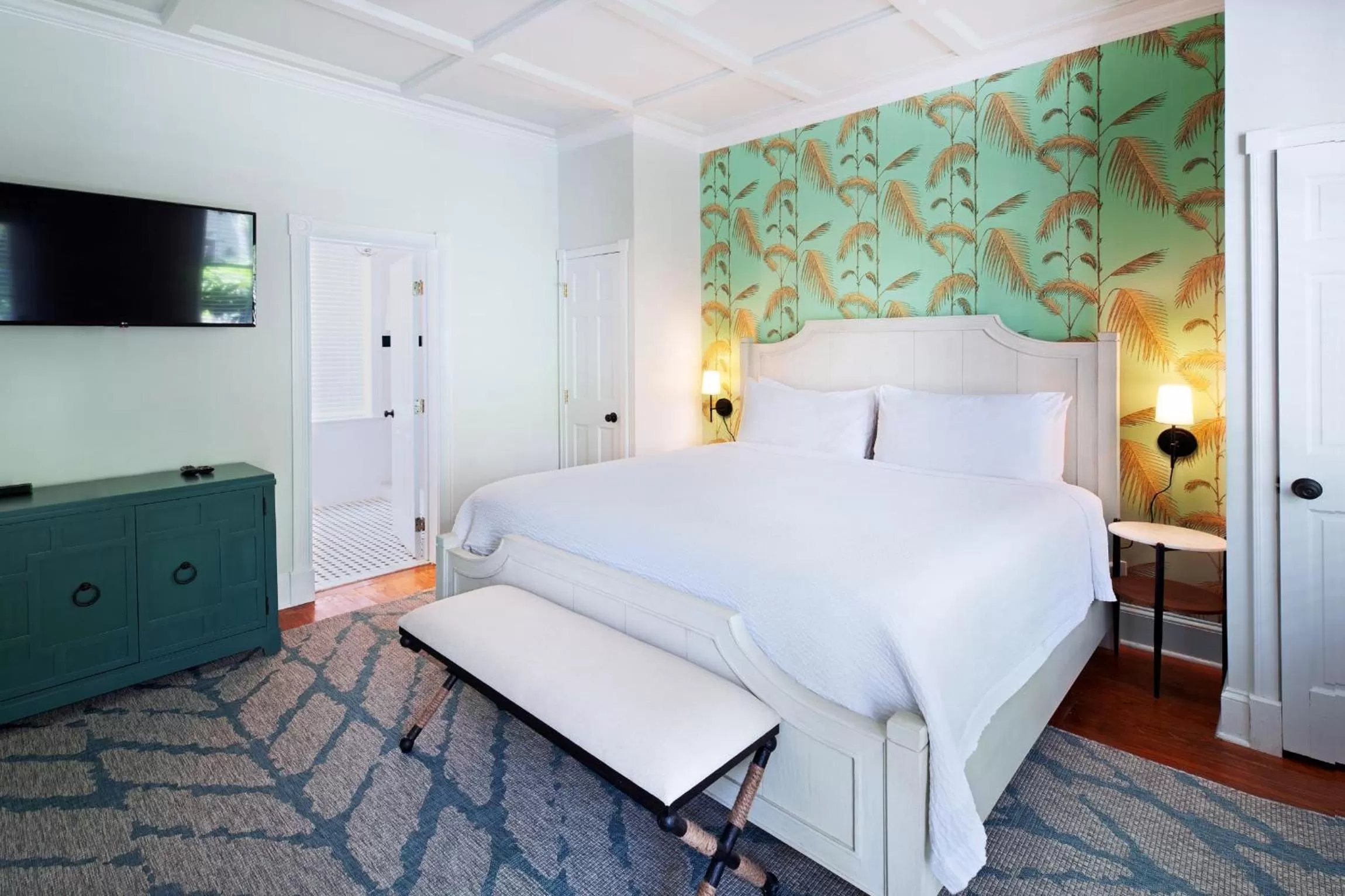 Deluxe King Room in Coco Plum Inn
