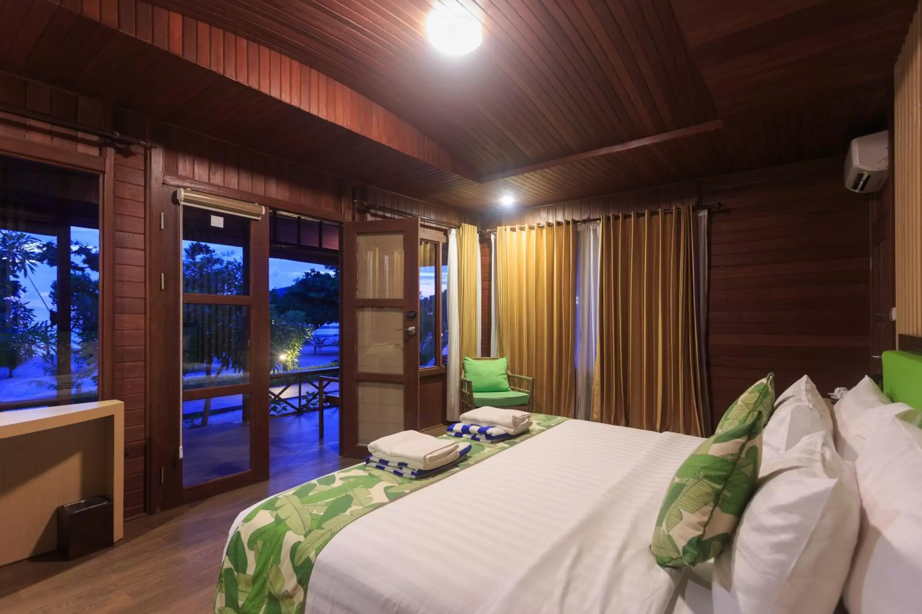 Bedroom in Sylvia Beach Villa