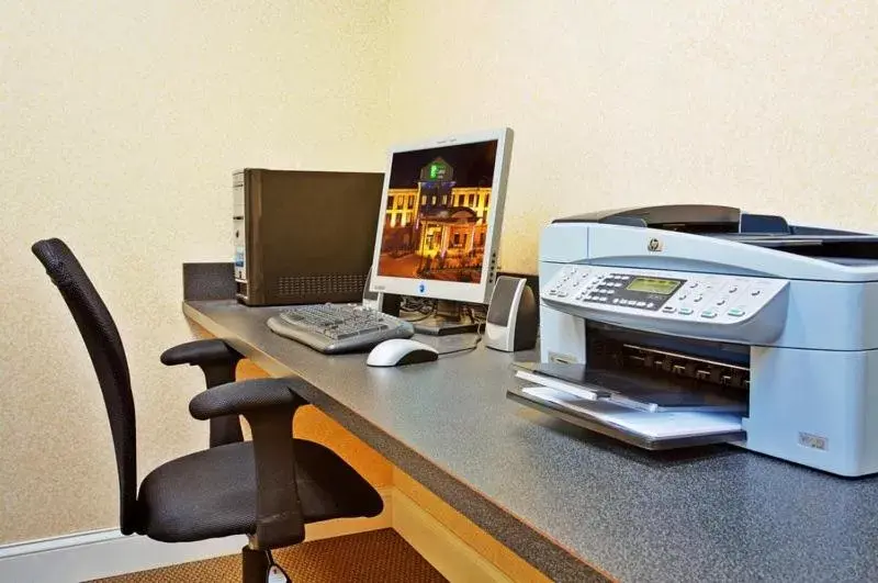 Business facilities, TV/Entertainment Center in Holiday Inn Express & Suites Dyersburg, an IHG Hotel