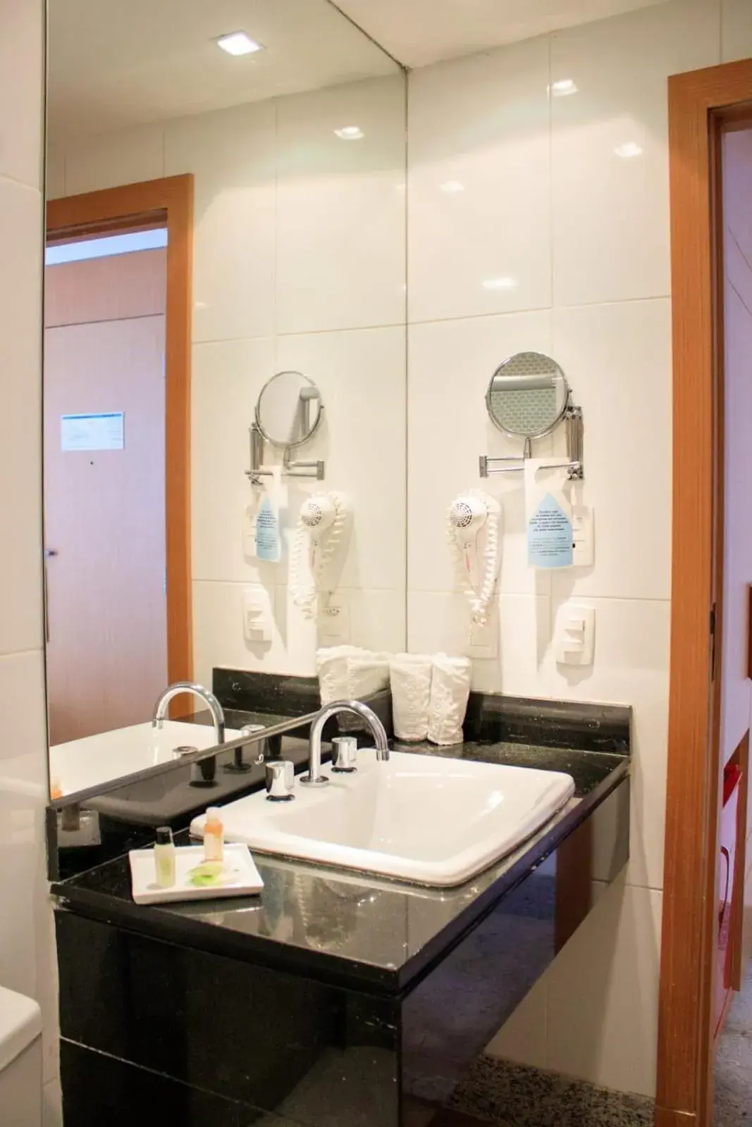 Bathroom in Royal Ocean Palace Hotel