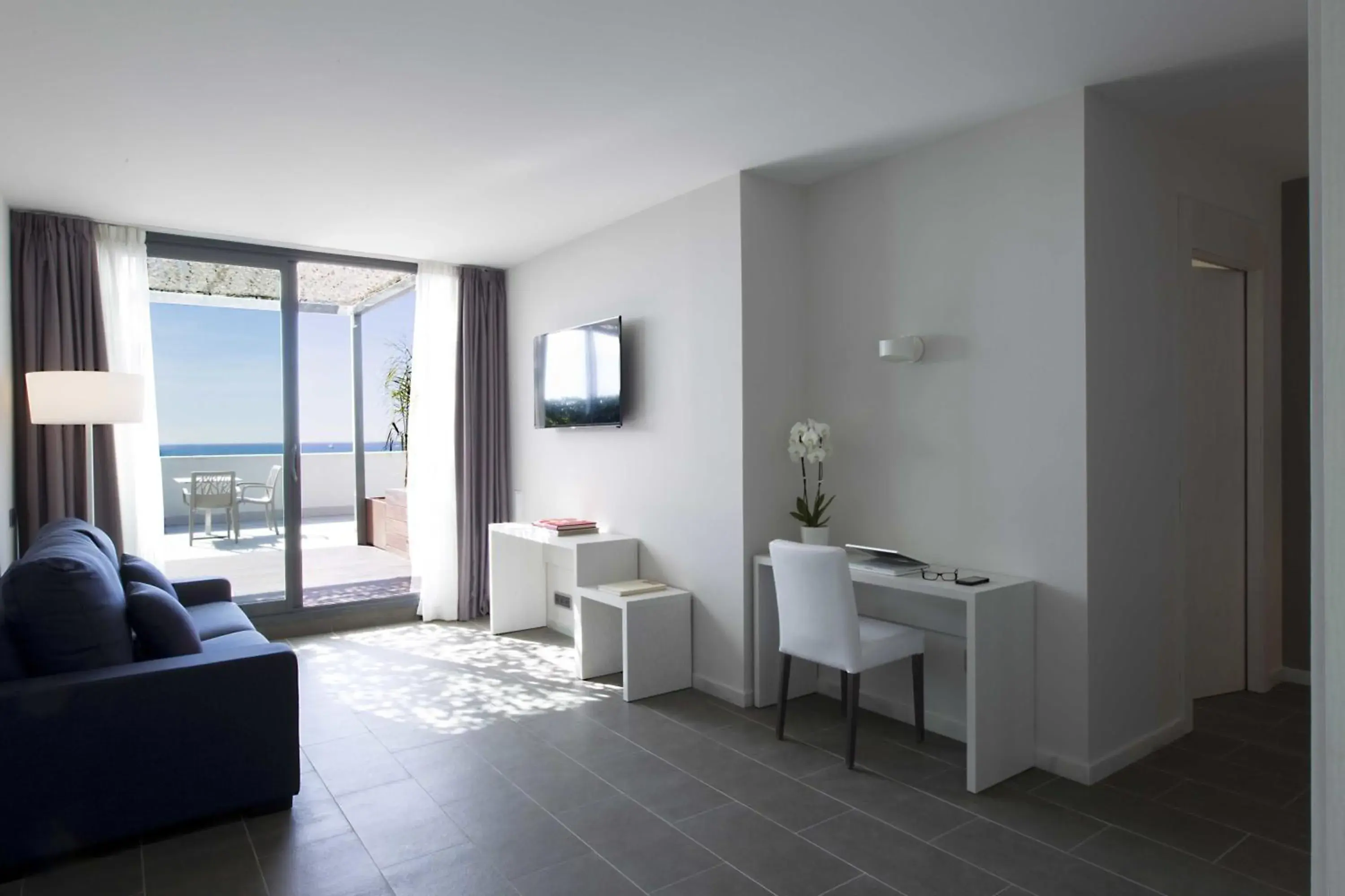 Bedroom, Seating Area in Altafulla Mar Hotel