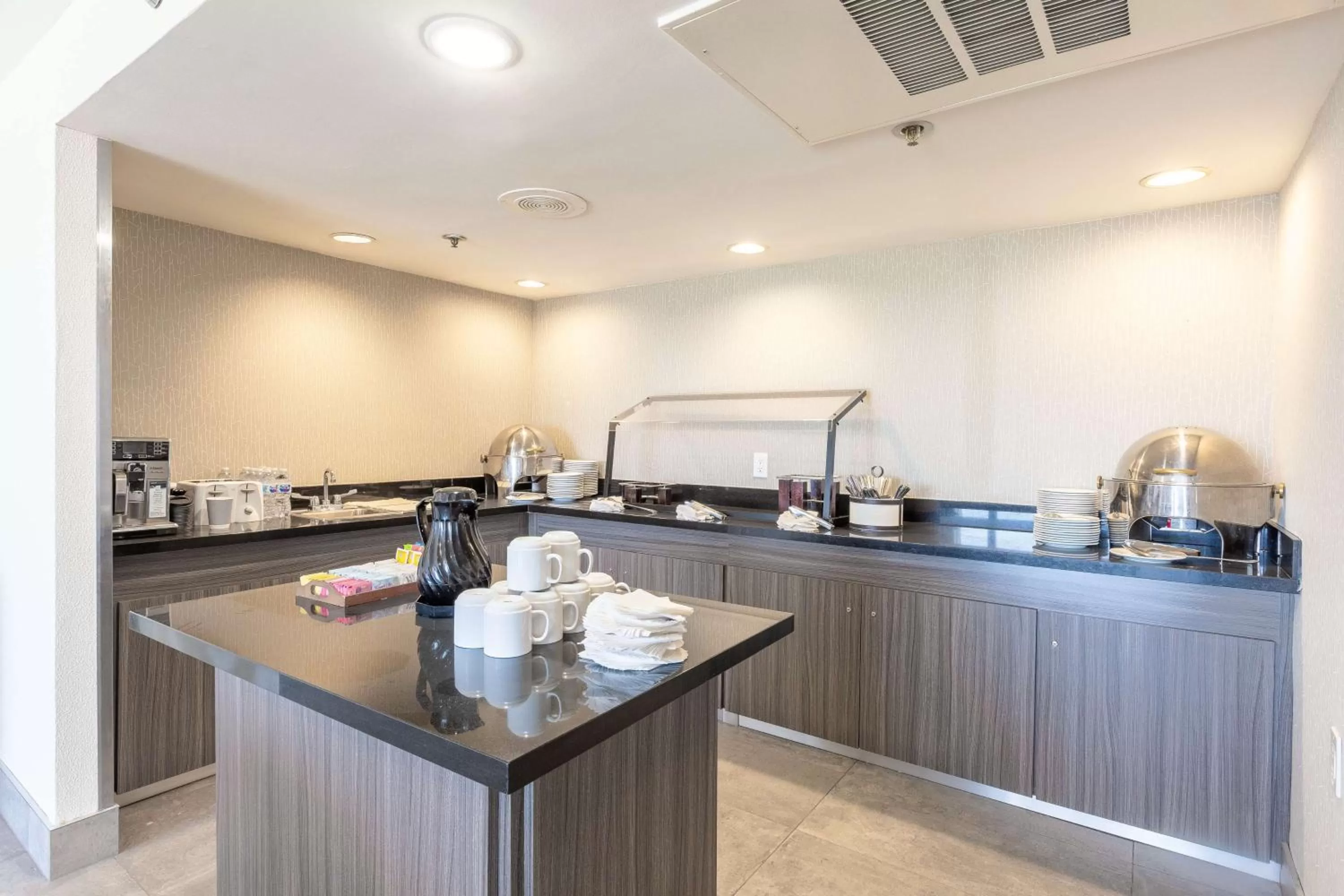 Breakfast in DoubleTree by Hilton Dallas/Richardson