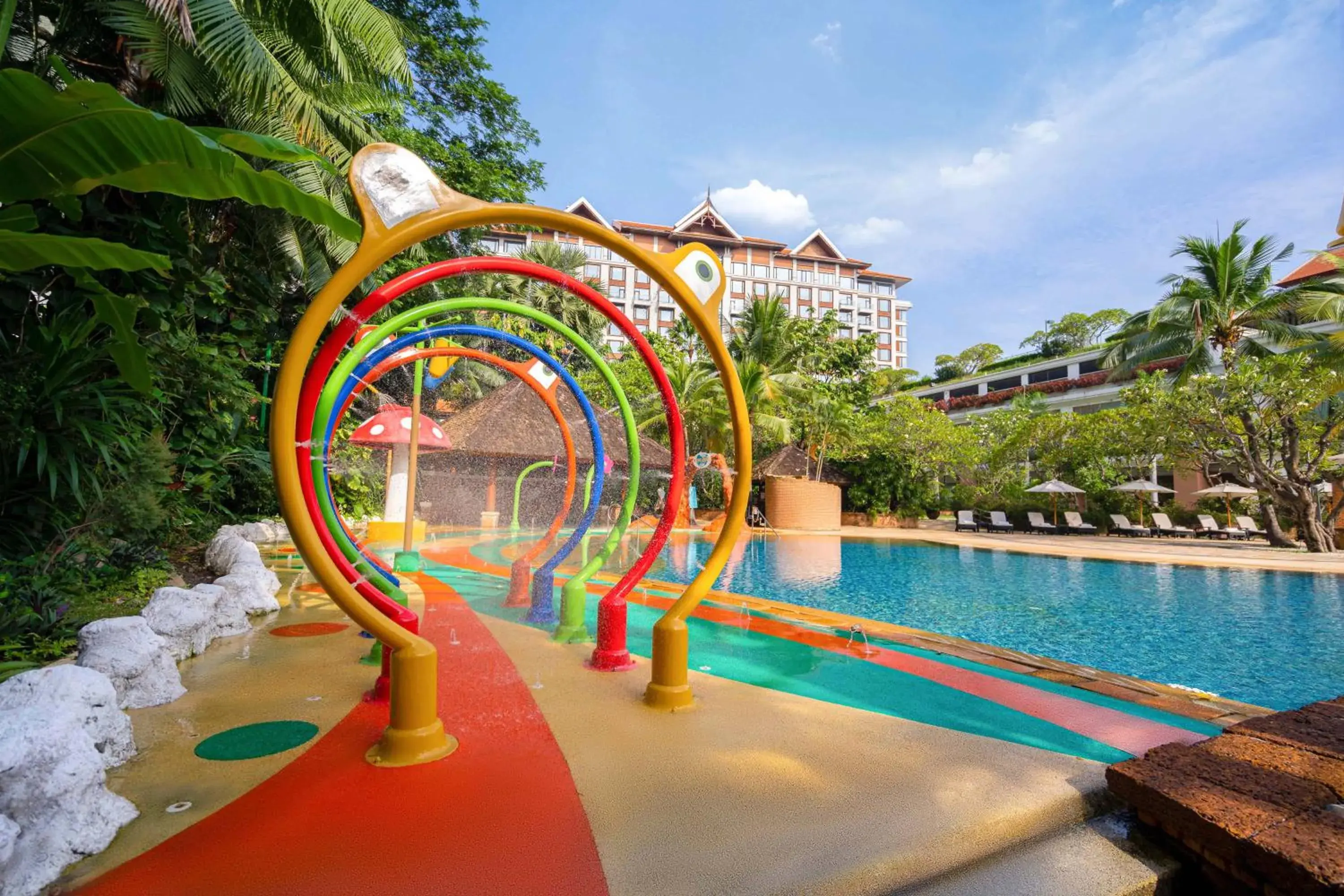 Swimming Pool in Shangri-La Chiang Mai