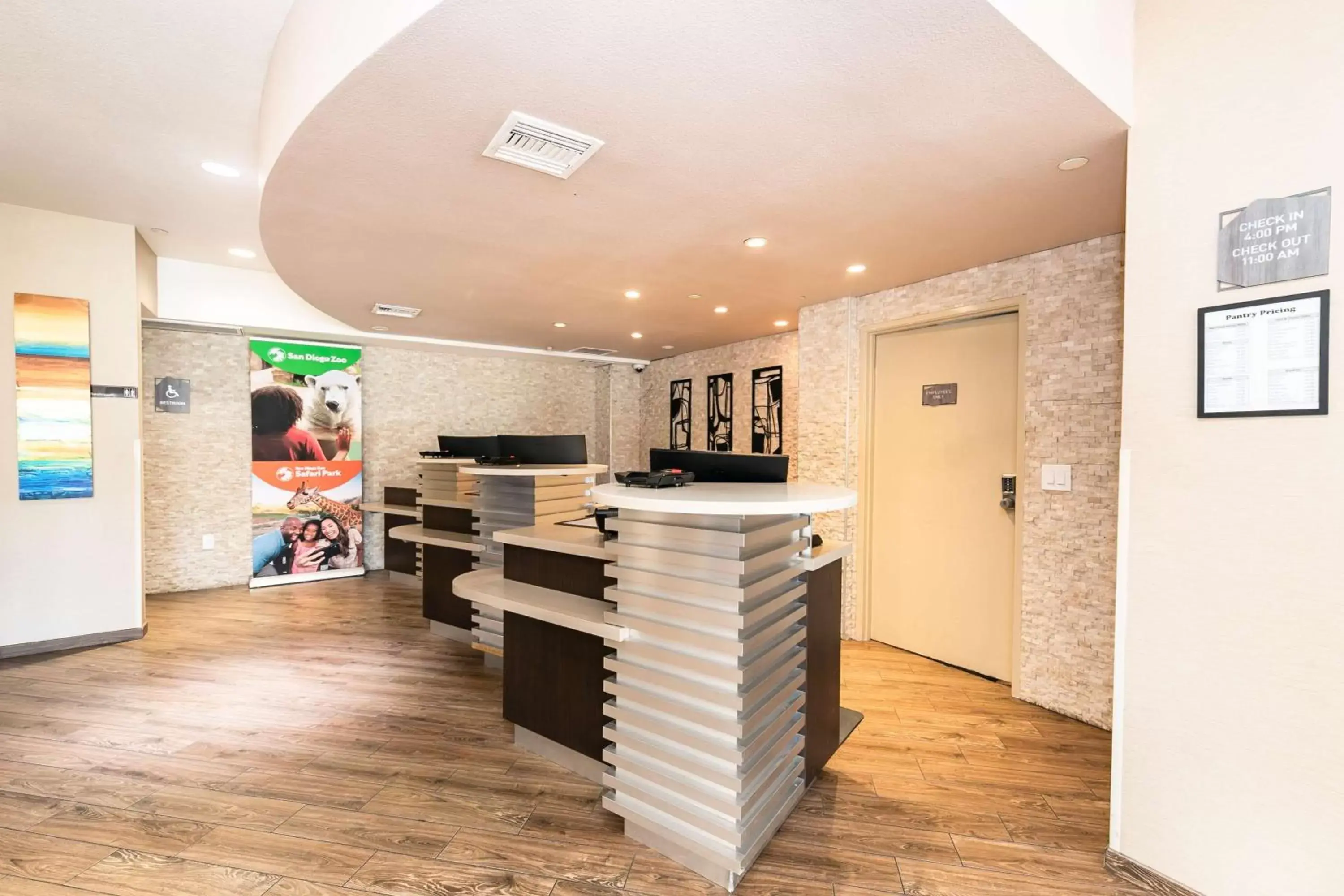 Lobby or reception in Best Western Inn & Suites San Diego Zoo -SeaWorld Area Lobby or reception in Best Western Inn & Suites San Diego Zoo -SeaWorld Area