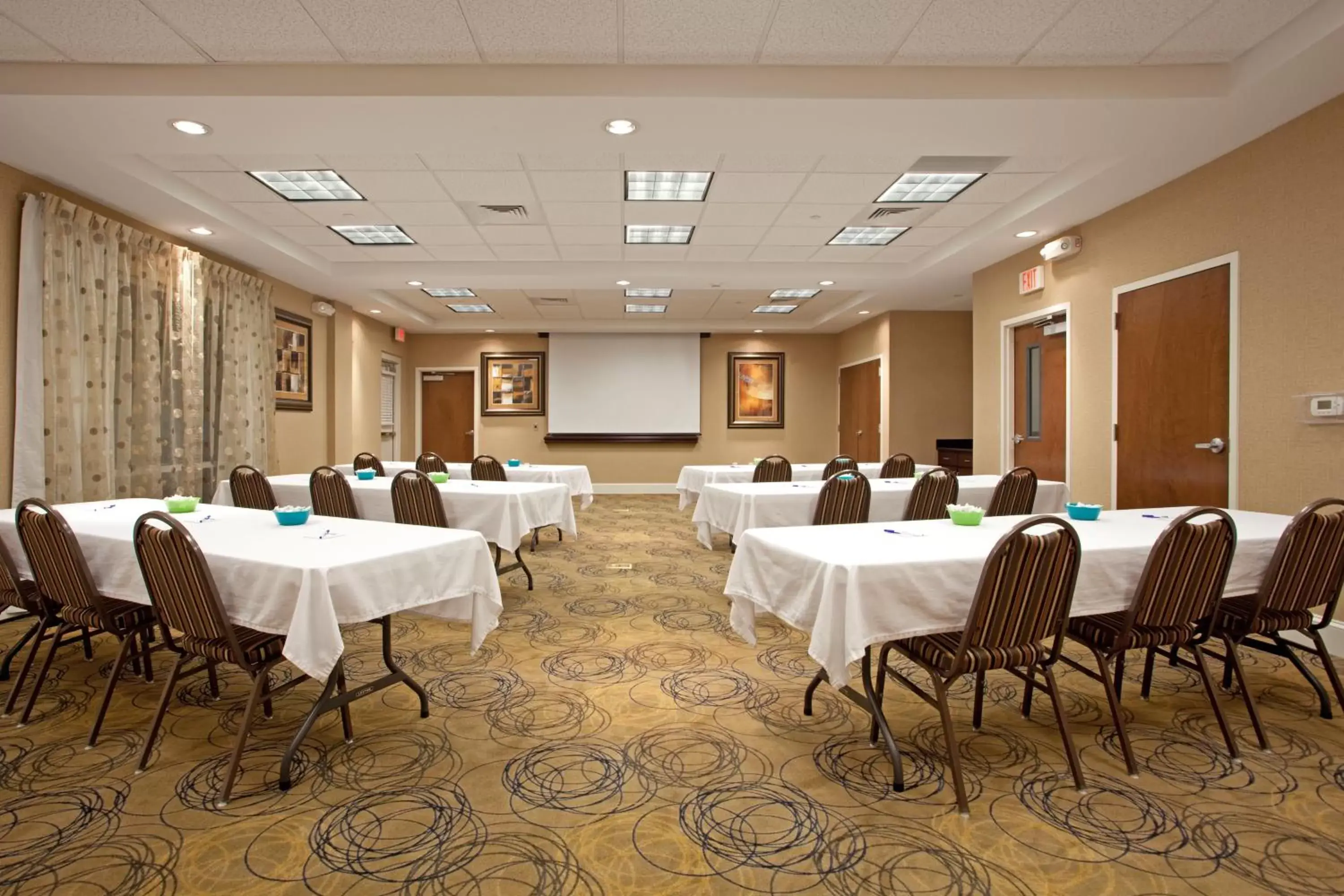 Meeting/conference room in Holiday Inn Express Pembroke, an IHG Hotel