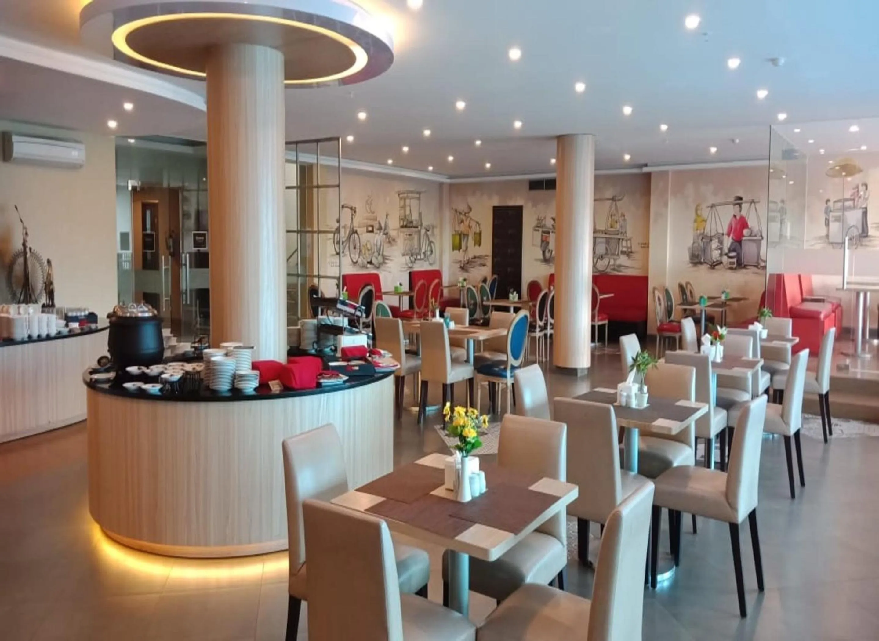 Restaurant/places to eat in Hotel MJ