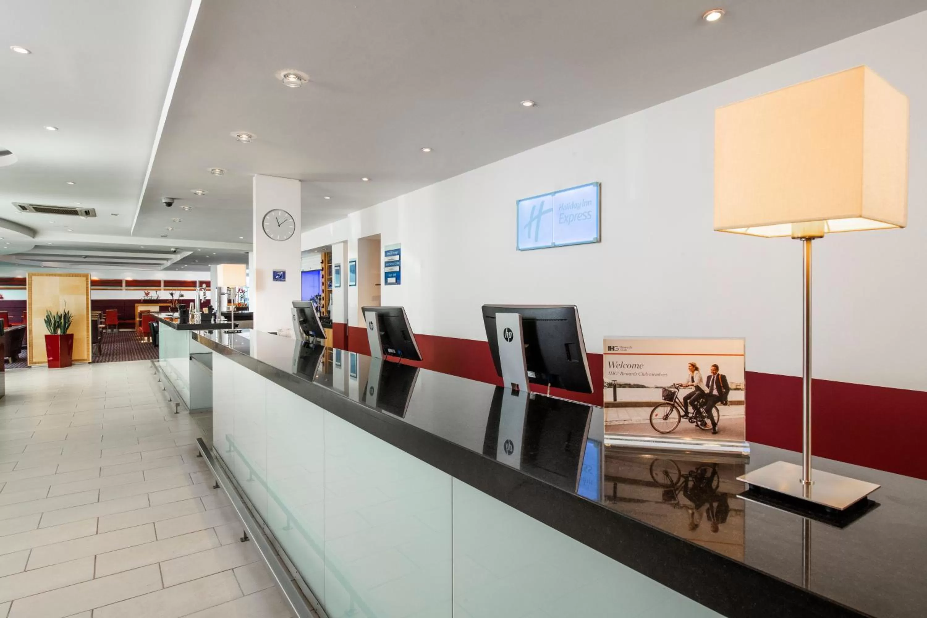 Lobby or reception in Holiday Inn Express Newcastle City Centre by IHG