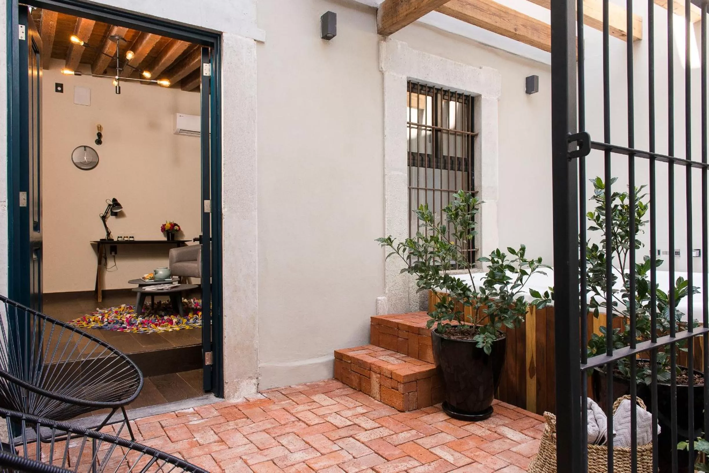 Antigua Trece Hotel Fusión