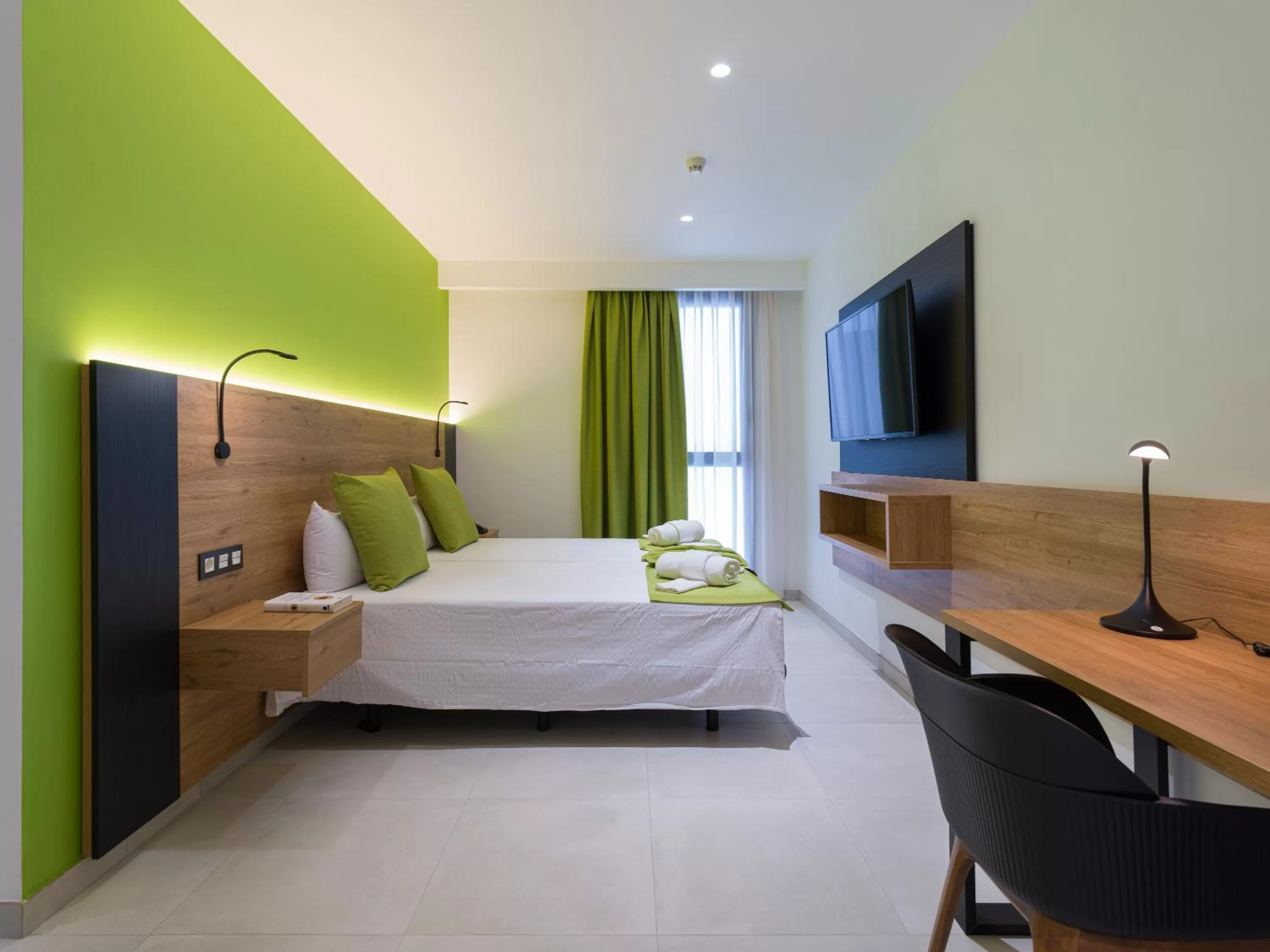 Photo of the whole room, Bed in Hotel MG Poniente