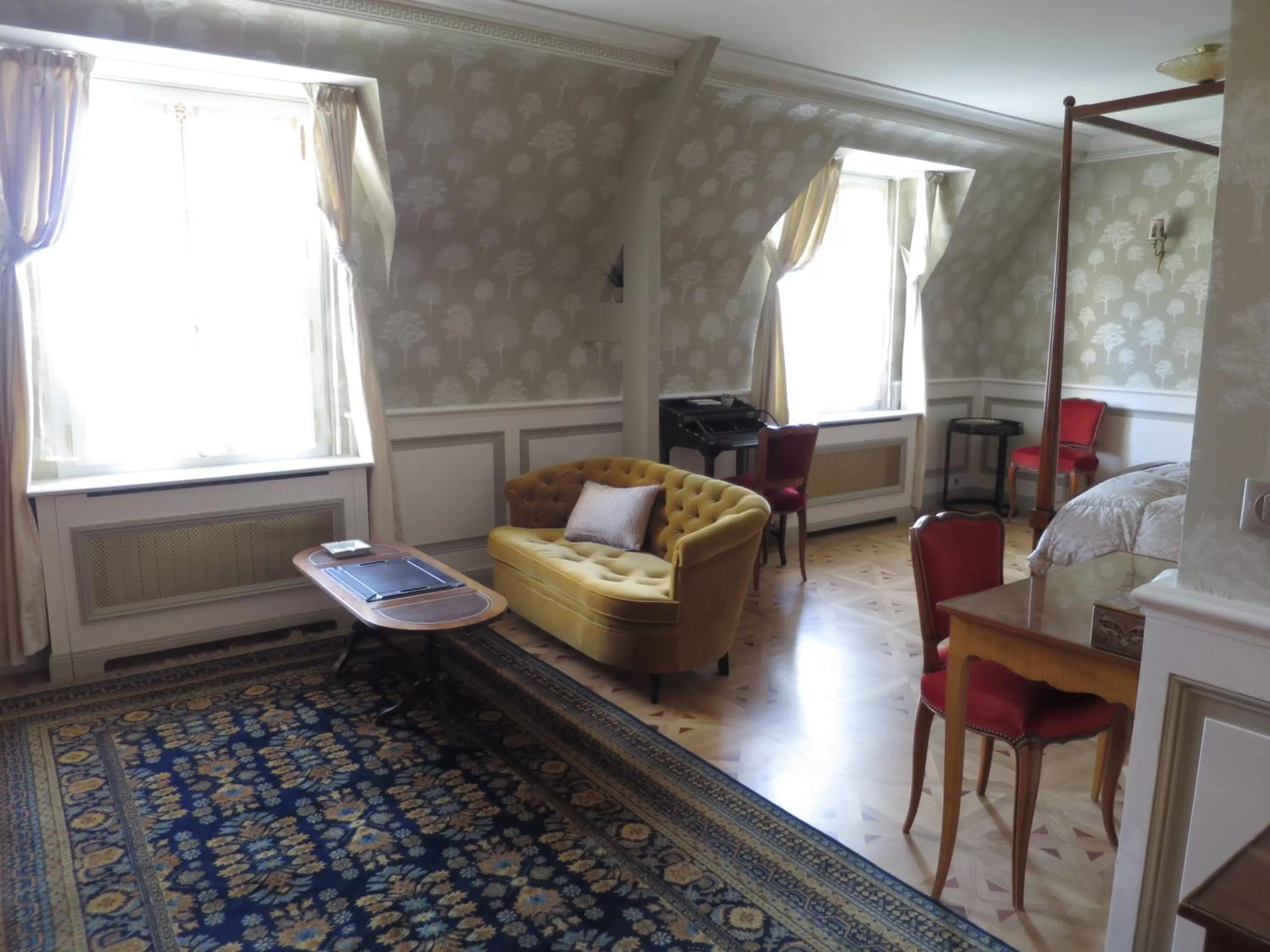 Seating Area in KerBlondel