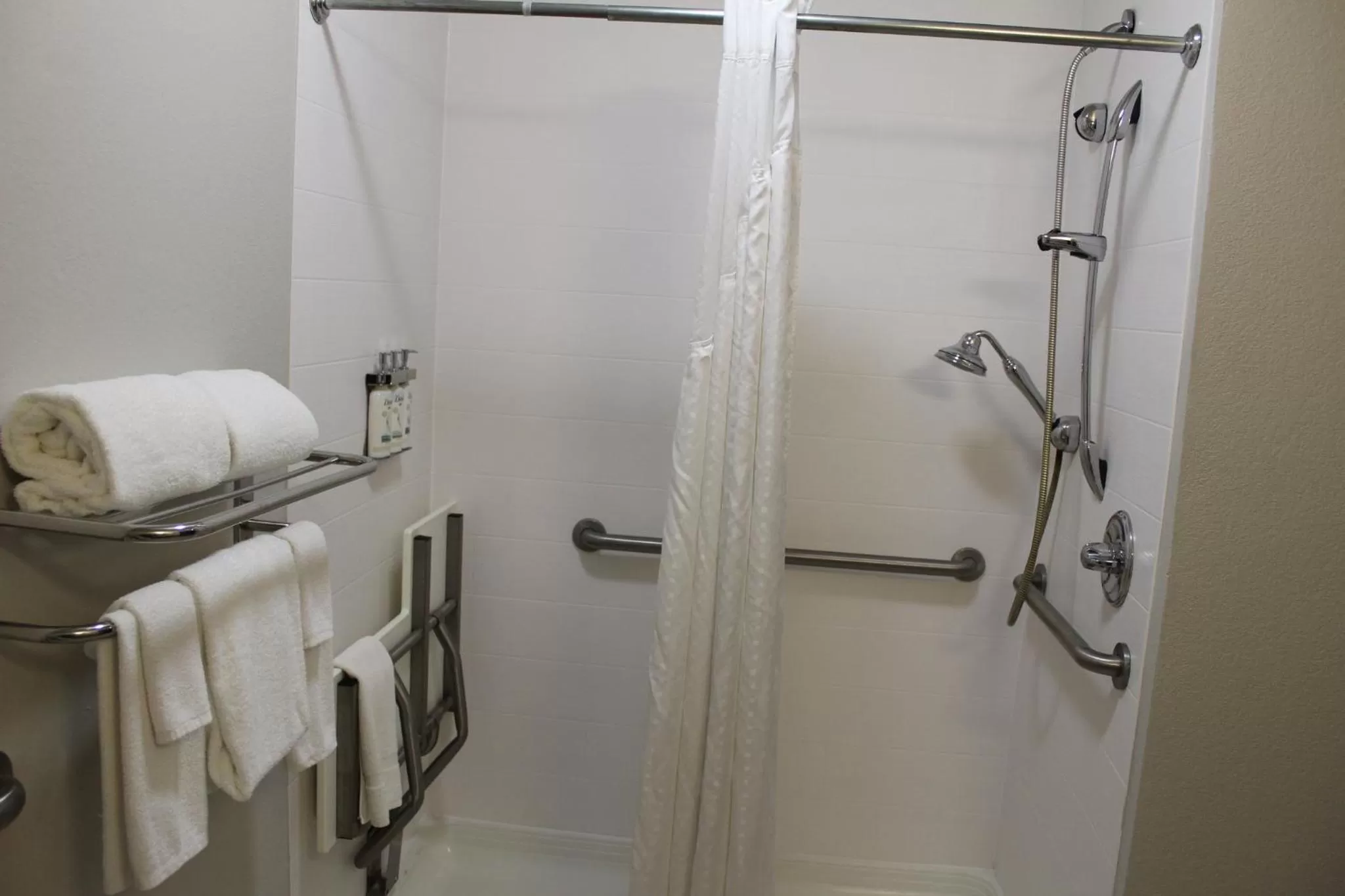 Photo of the whole room in Holiday Inn Express Ponca City by IHG