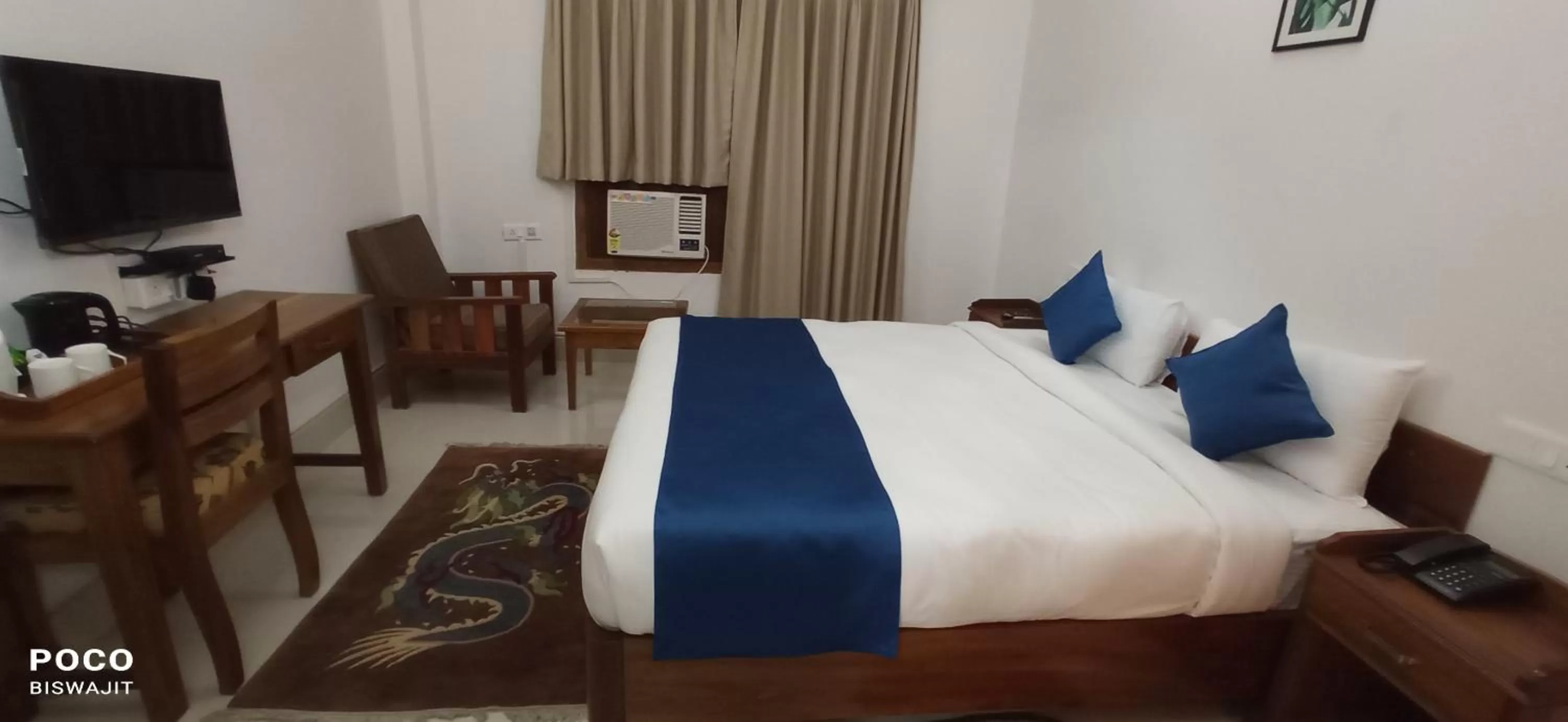 Bedroom, Bed in The Camellia