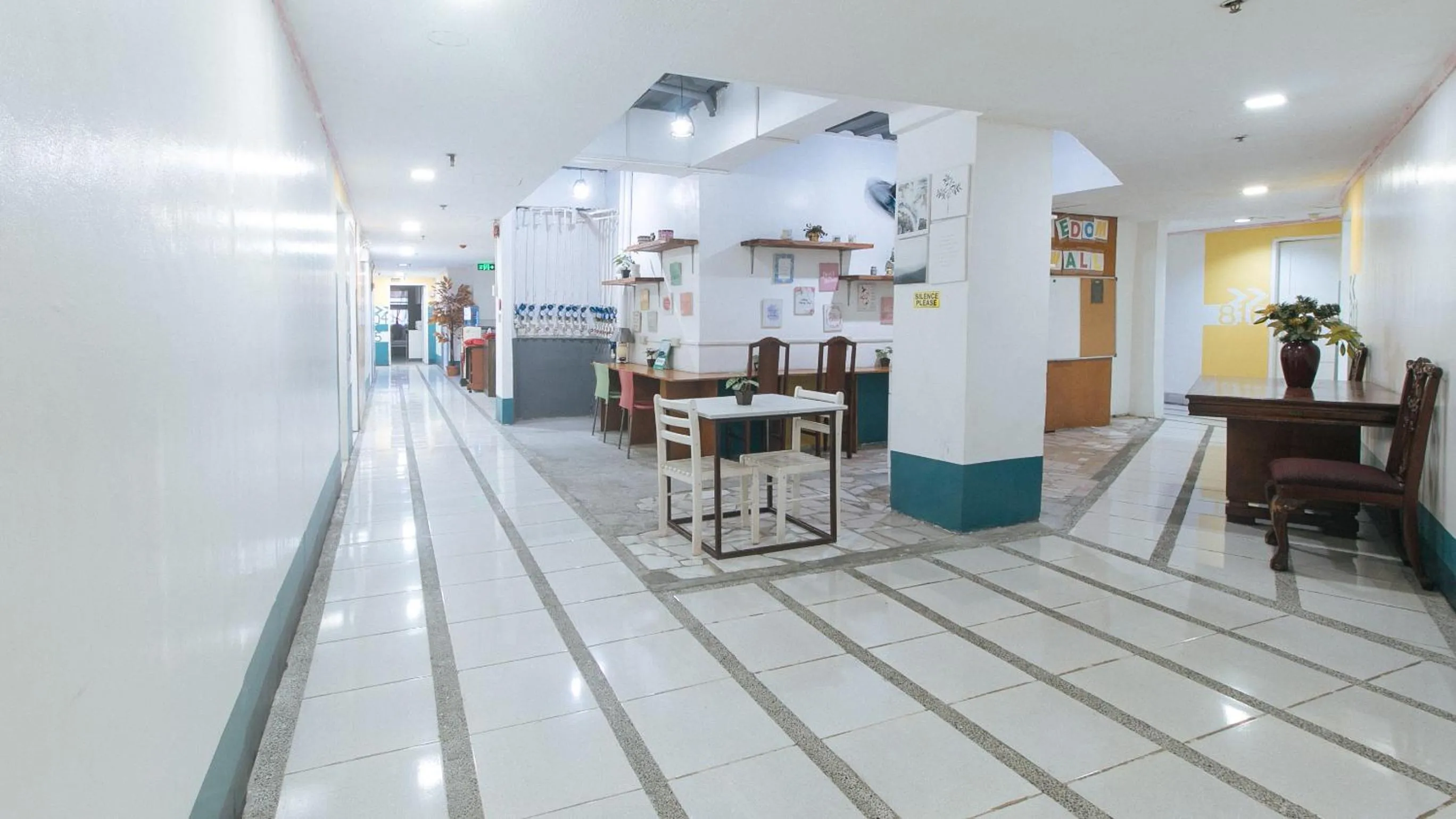 Lobby or reception in RedDoorz at Crowne One Condo