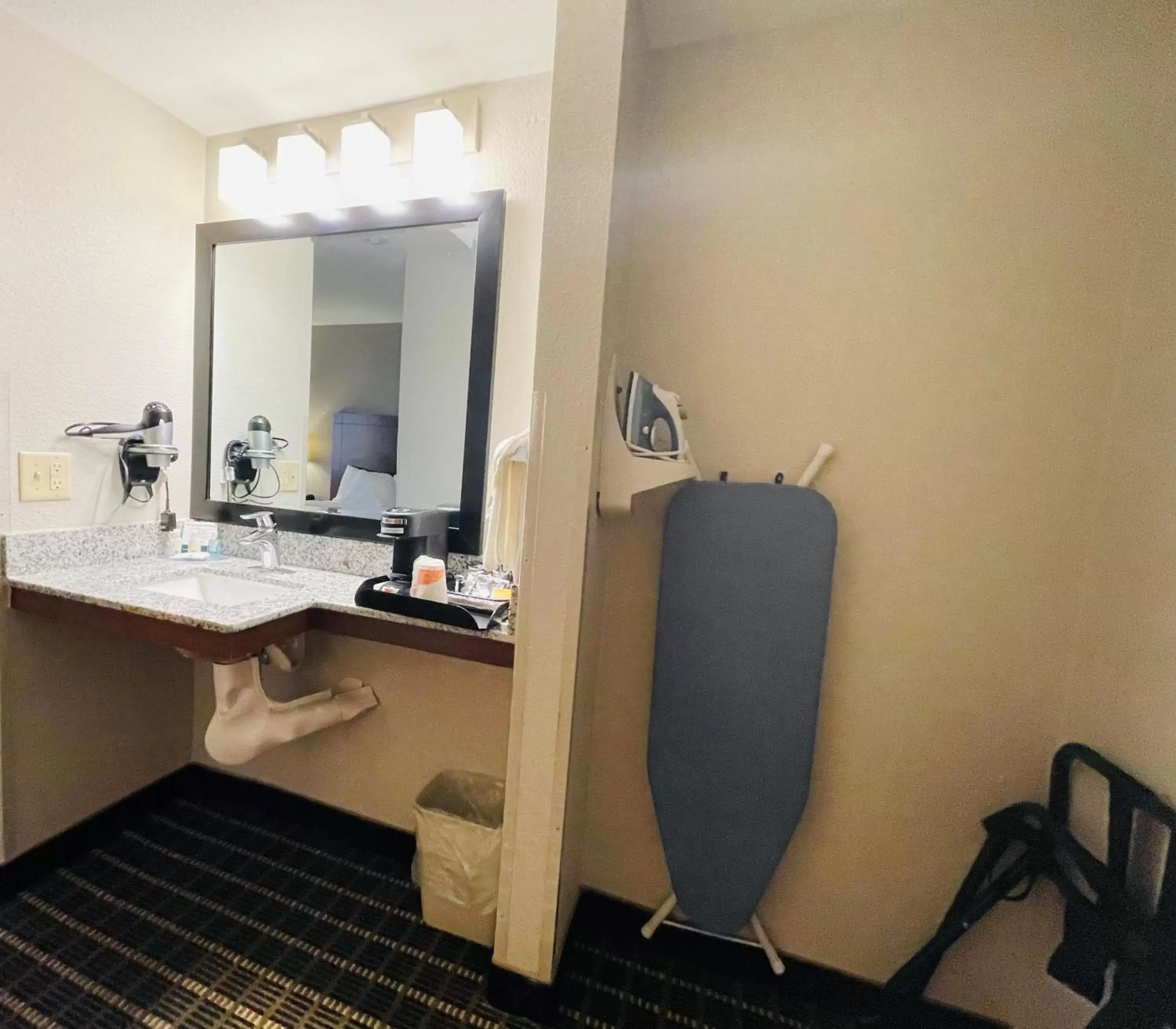 Bathroom in Quality Inn Madison West Near University Area