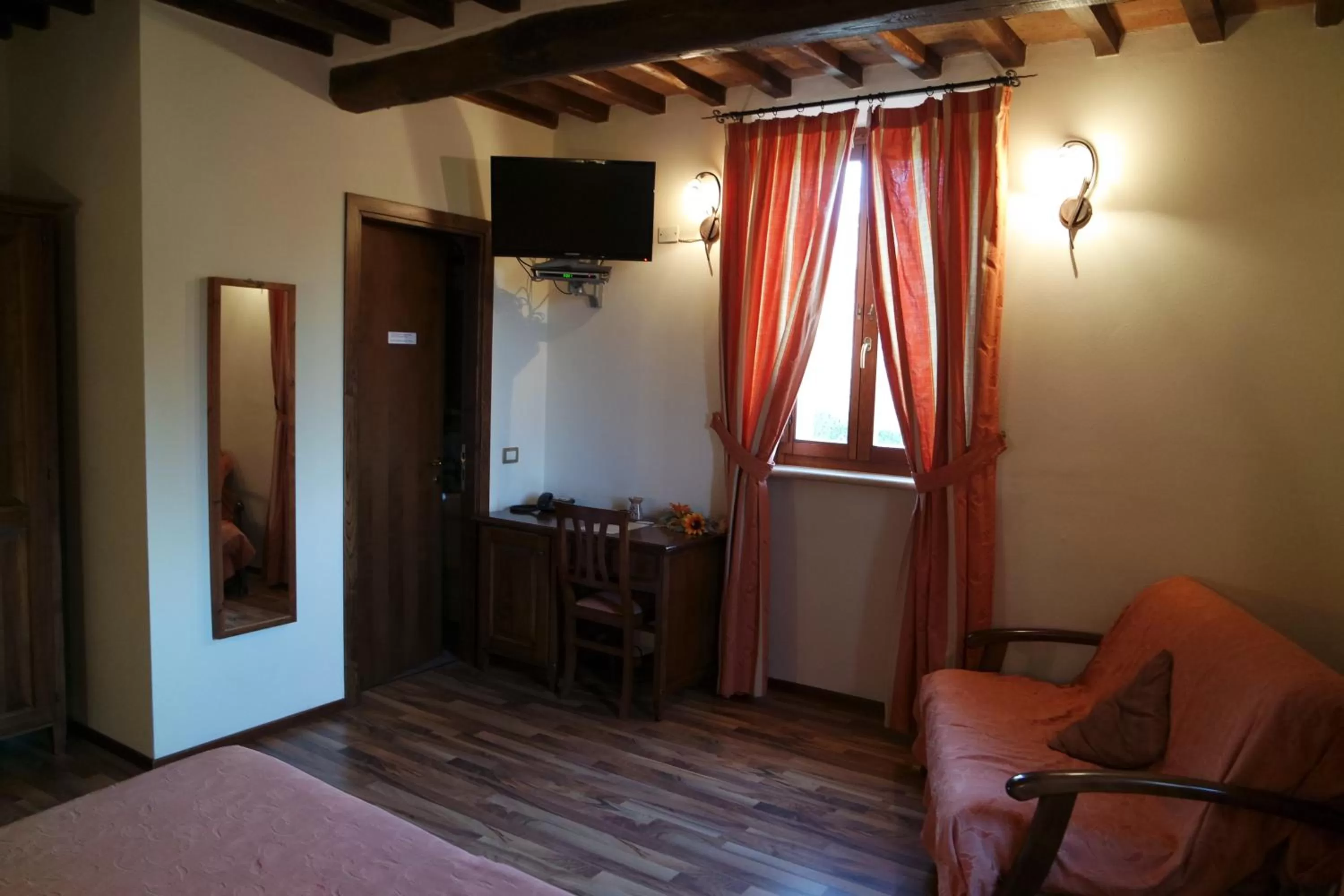 Photo of the whole room, TV/Entertainment Center in Fonte Dei Tufi