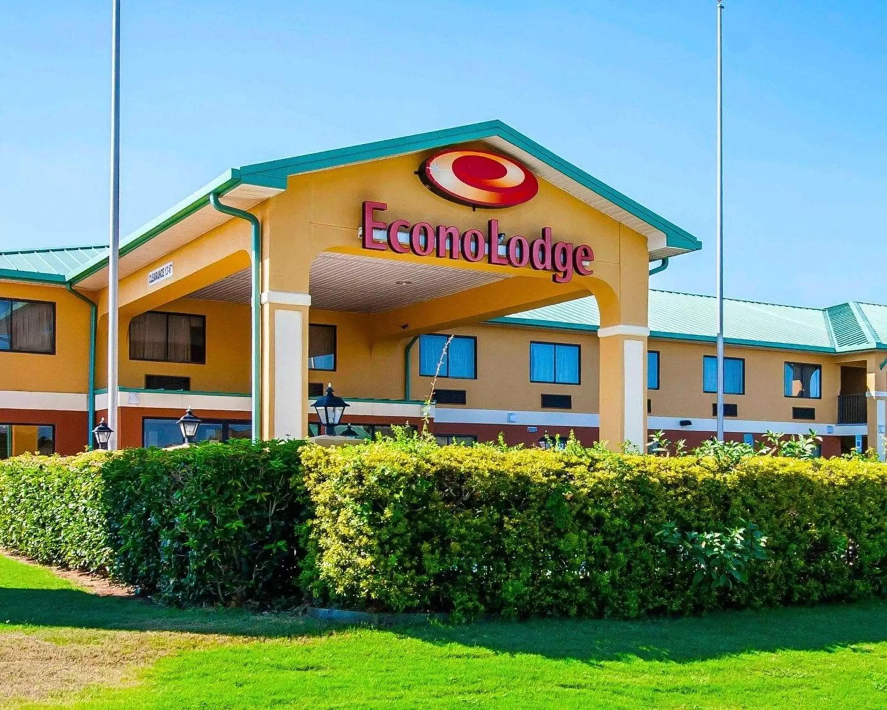 Property Building in Econo Lodge - Prattville