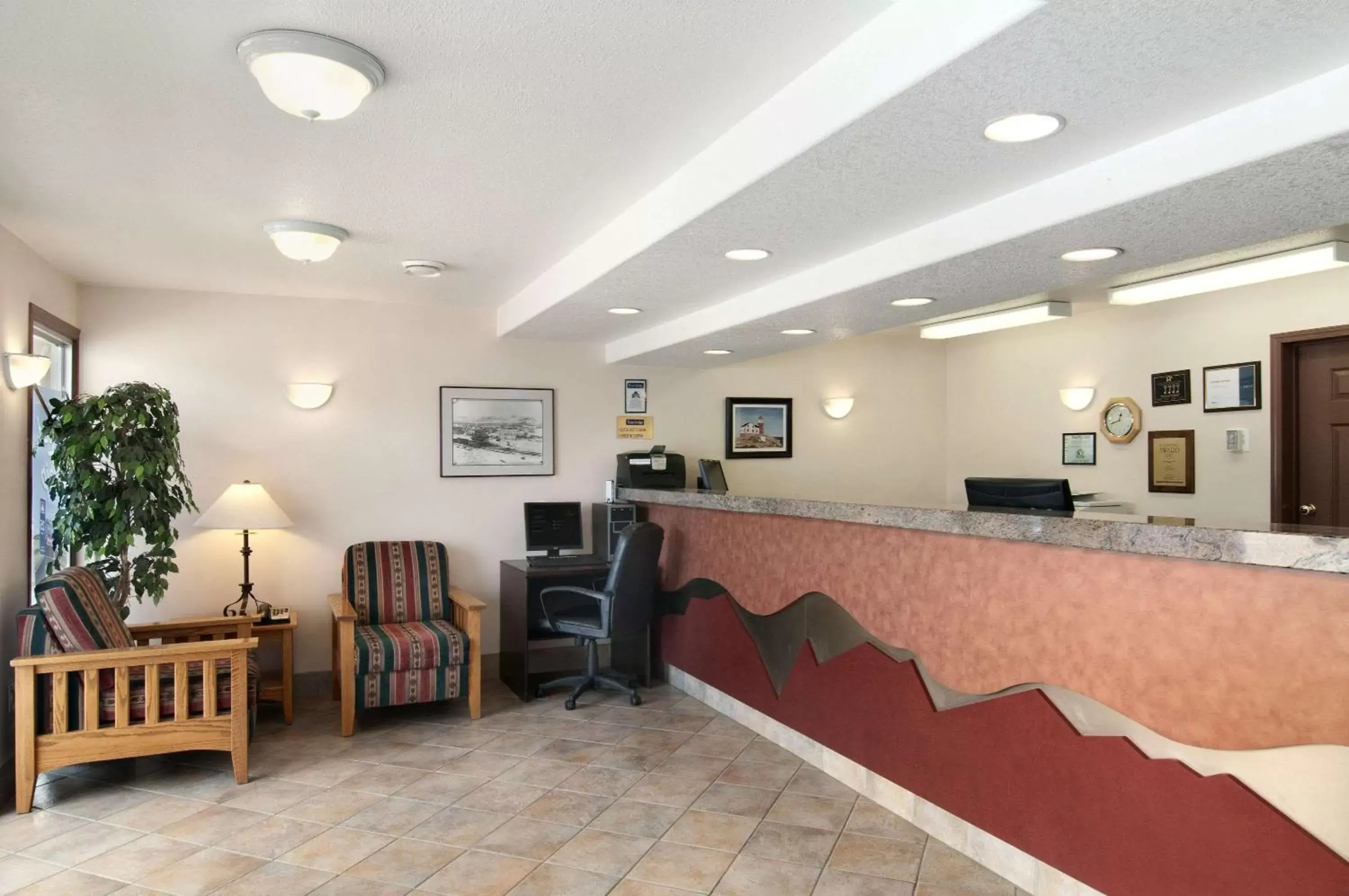 Lobby or reception, Lobby/Reception in Travelodge by Wyndham Drumheller AB