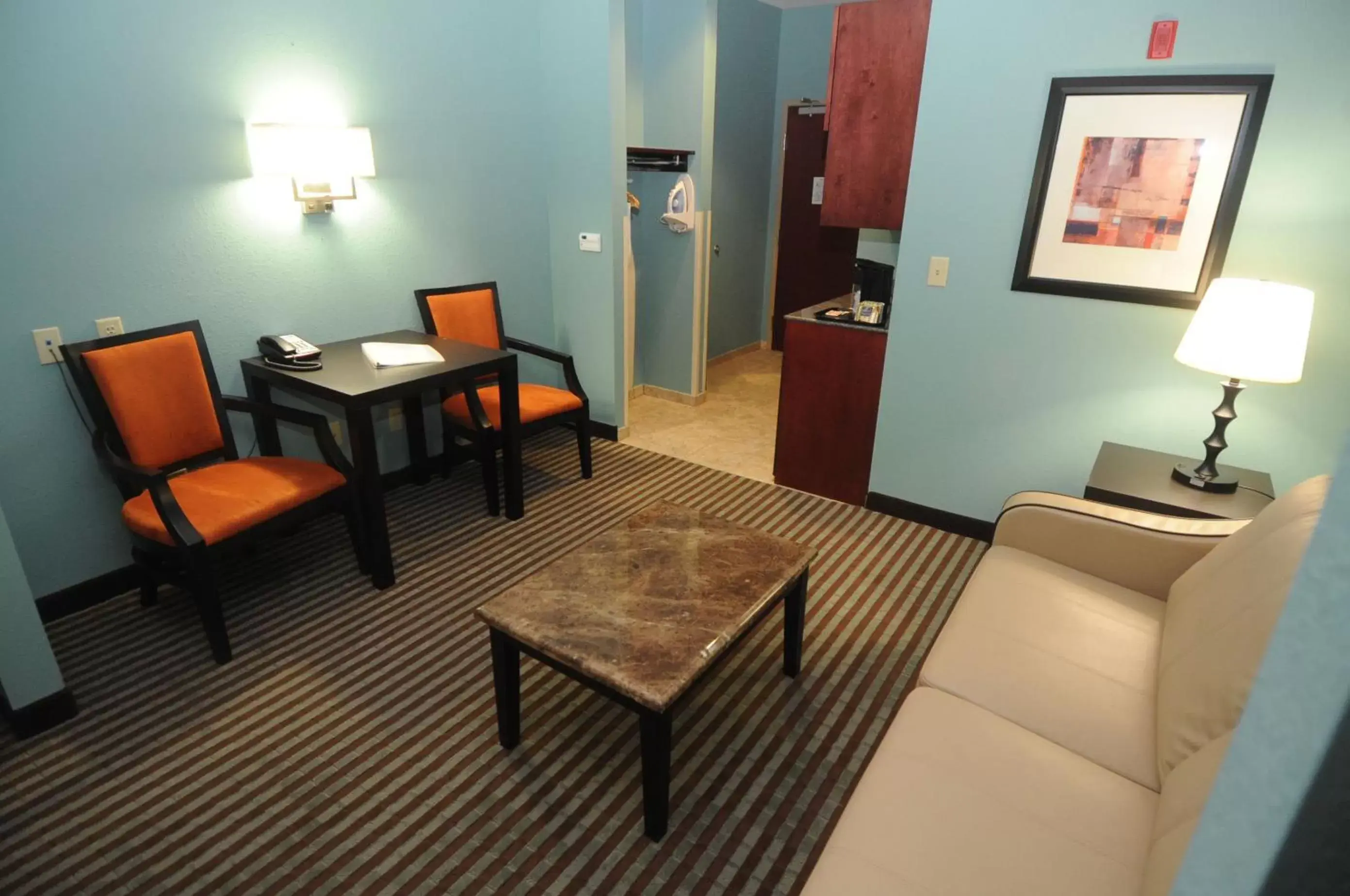 Bedroom, Seating Area in Holiday Inn Express Somerset, an IHG Hotel