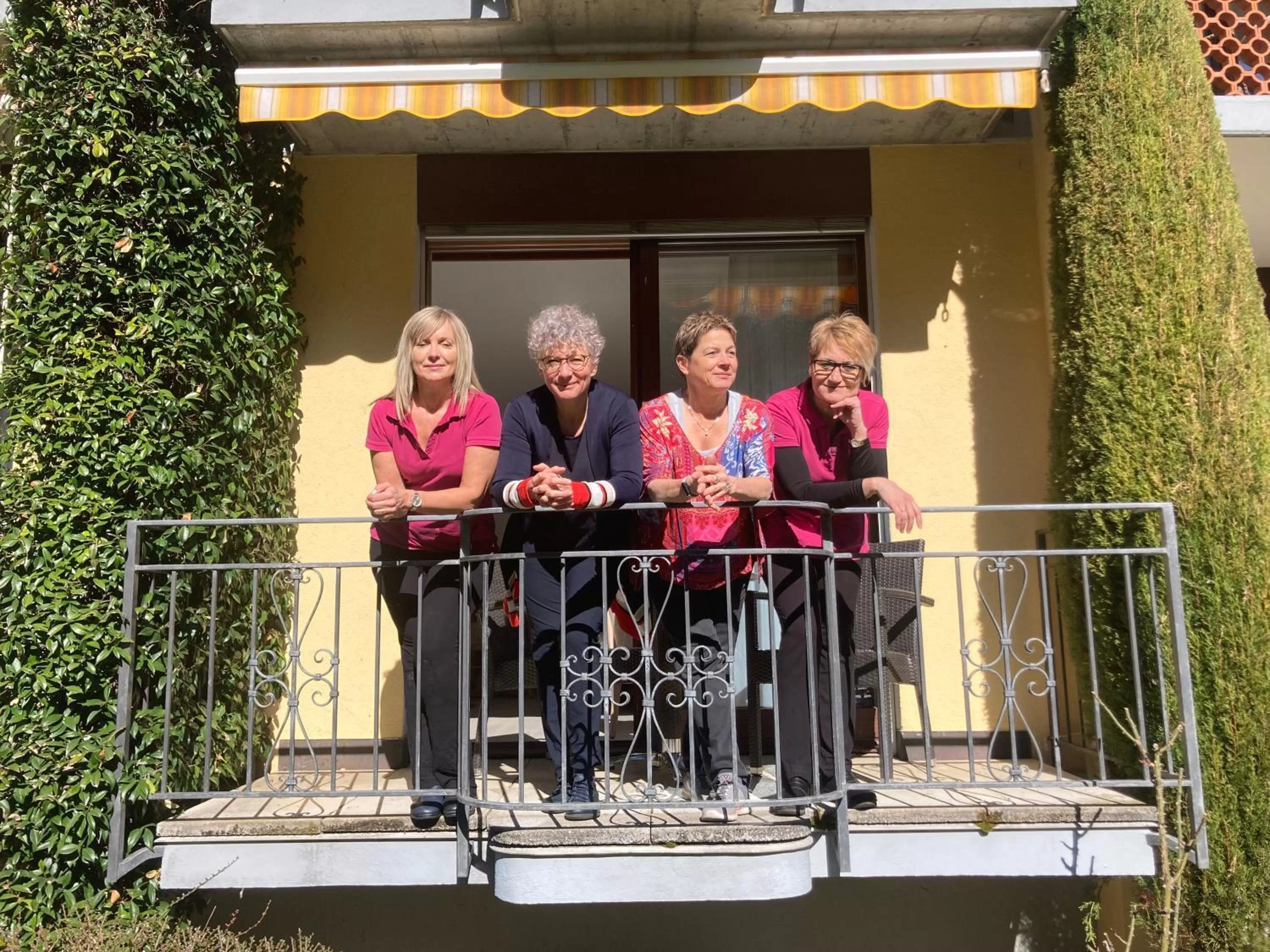 People in Garni Villa Siesta Park