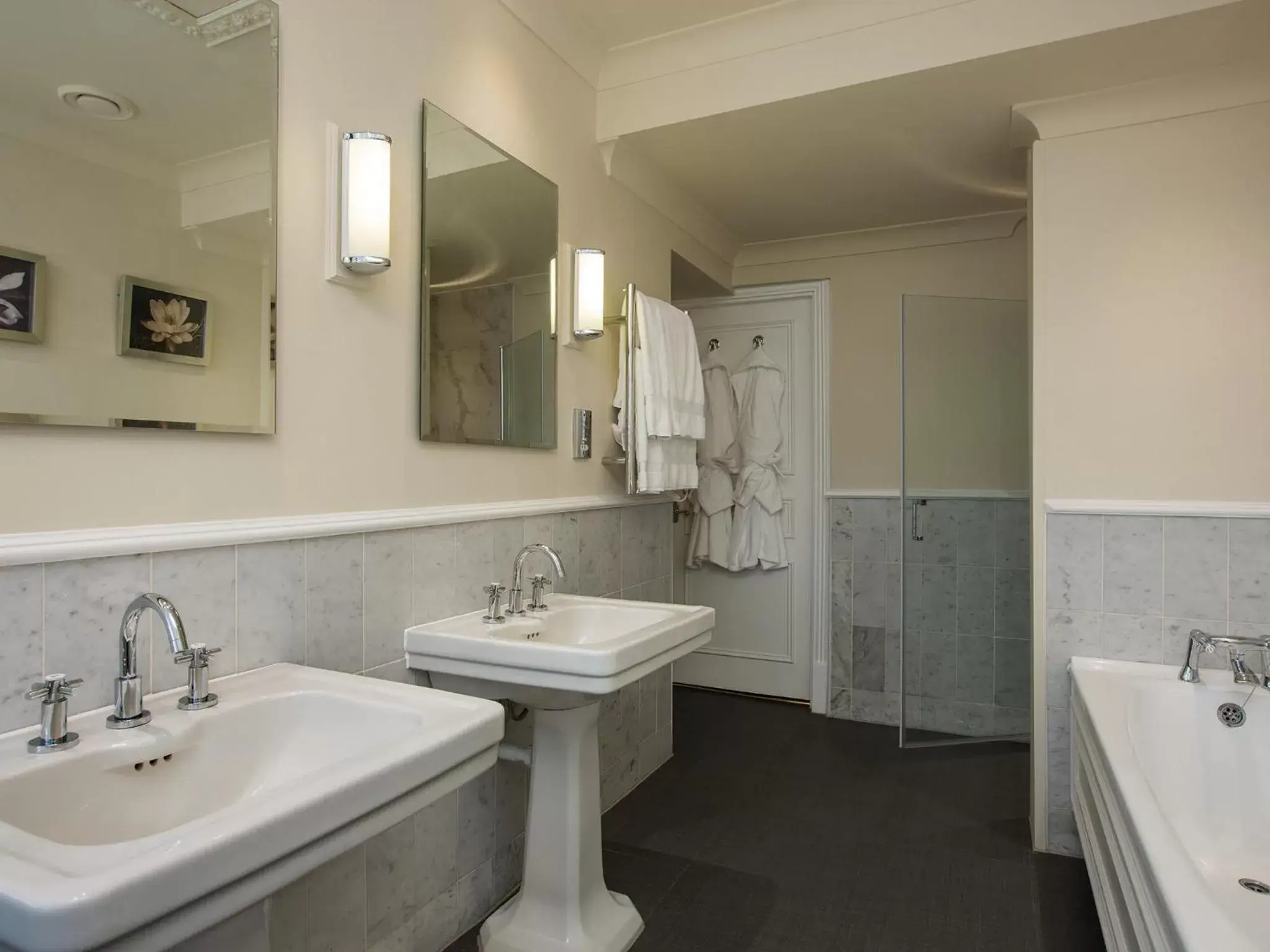 Bathroom in Rookery Hall Hotel & Spa
