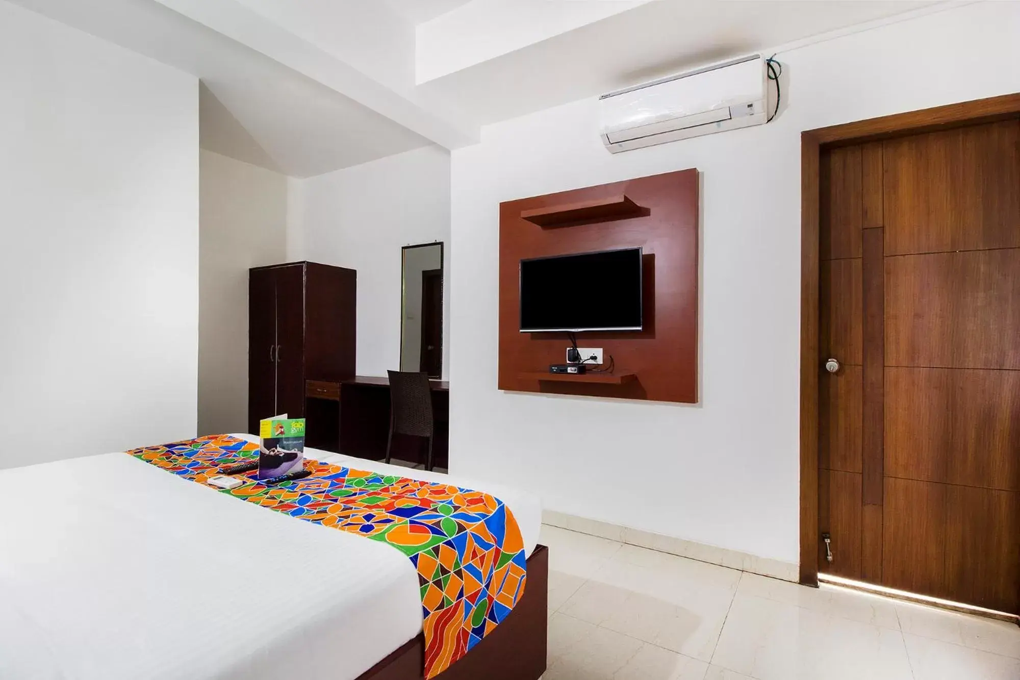 Bed in FabHotel Limestone Suites -750M from Yashoda Hospitals, Somajiguda Bed in FabHotel Limestone Suites -750M from Yashoda Hospitals, Somajiguda