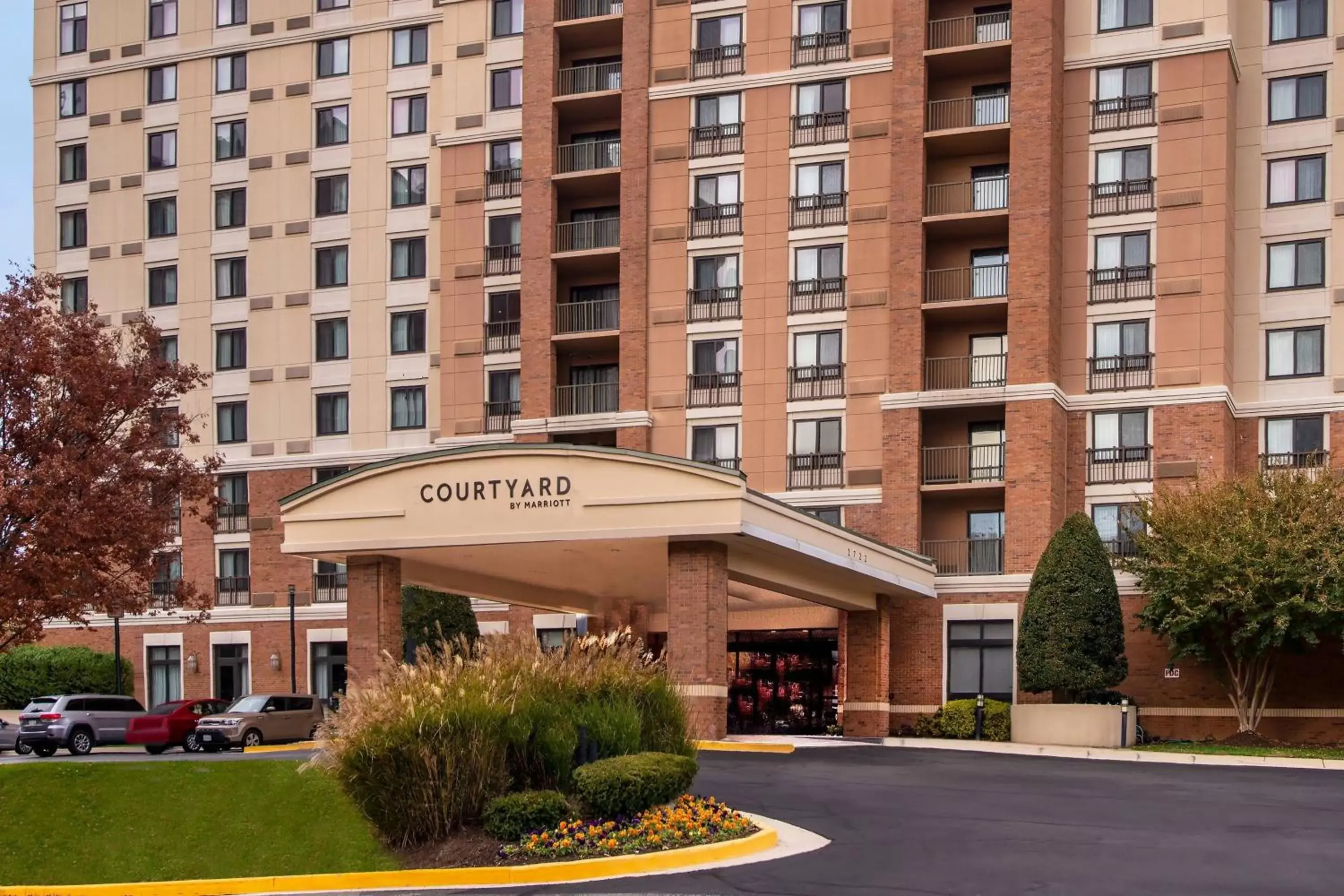 Property Building in Courtyard Dunn Loring Fairfax