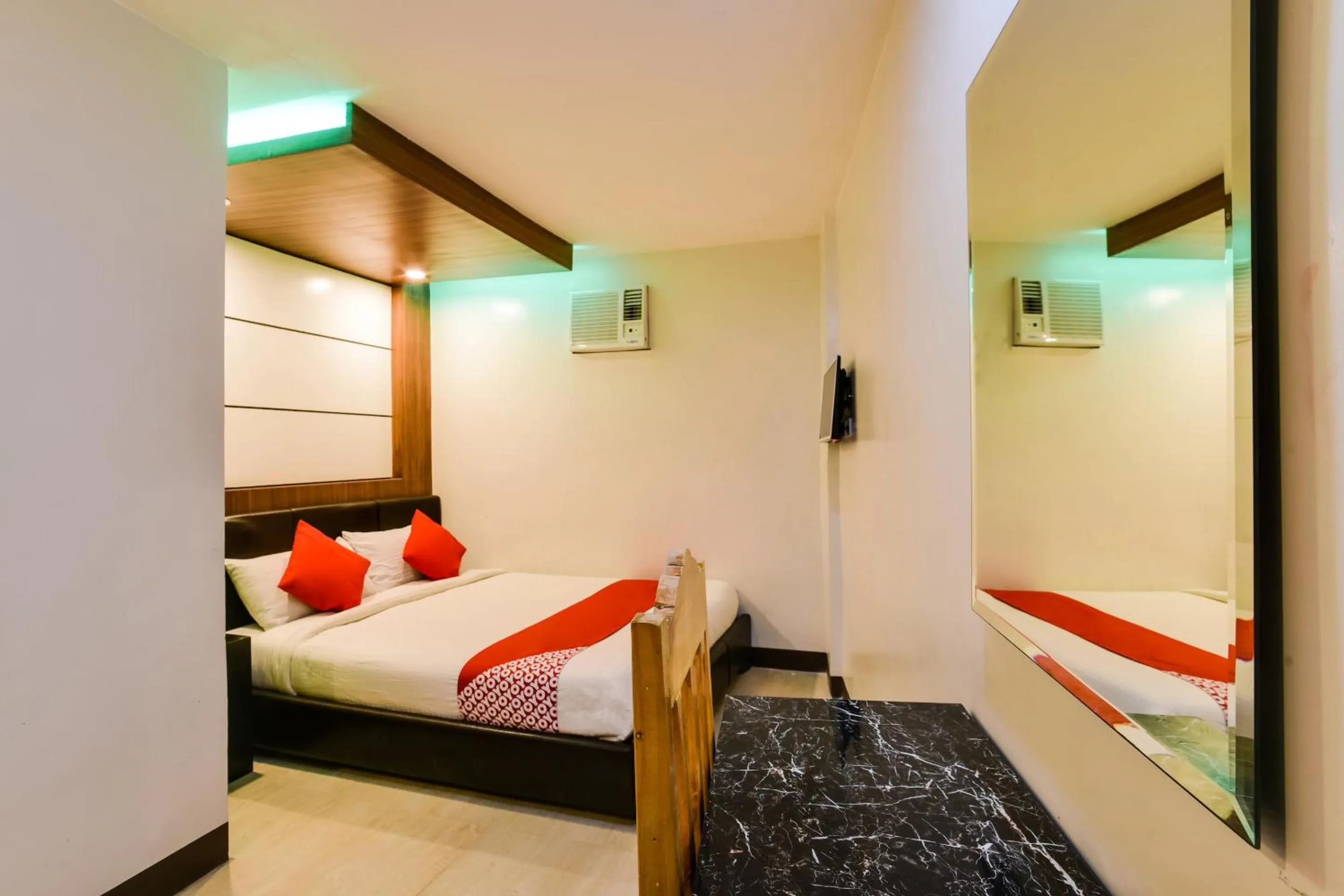 Photo of the whole room, Bed in OYO 473 Ranchotel Drive-in