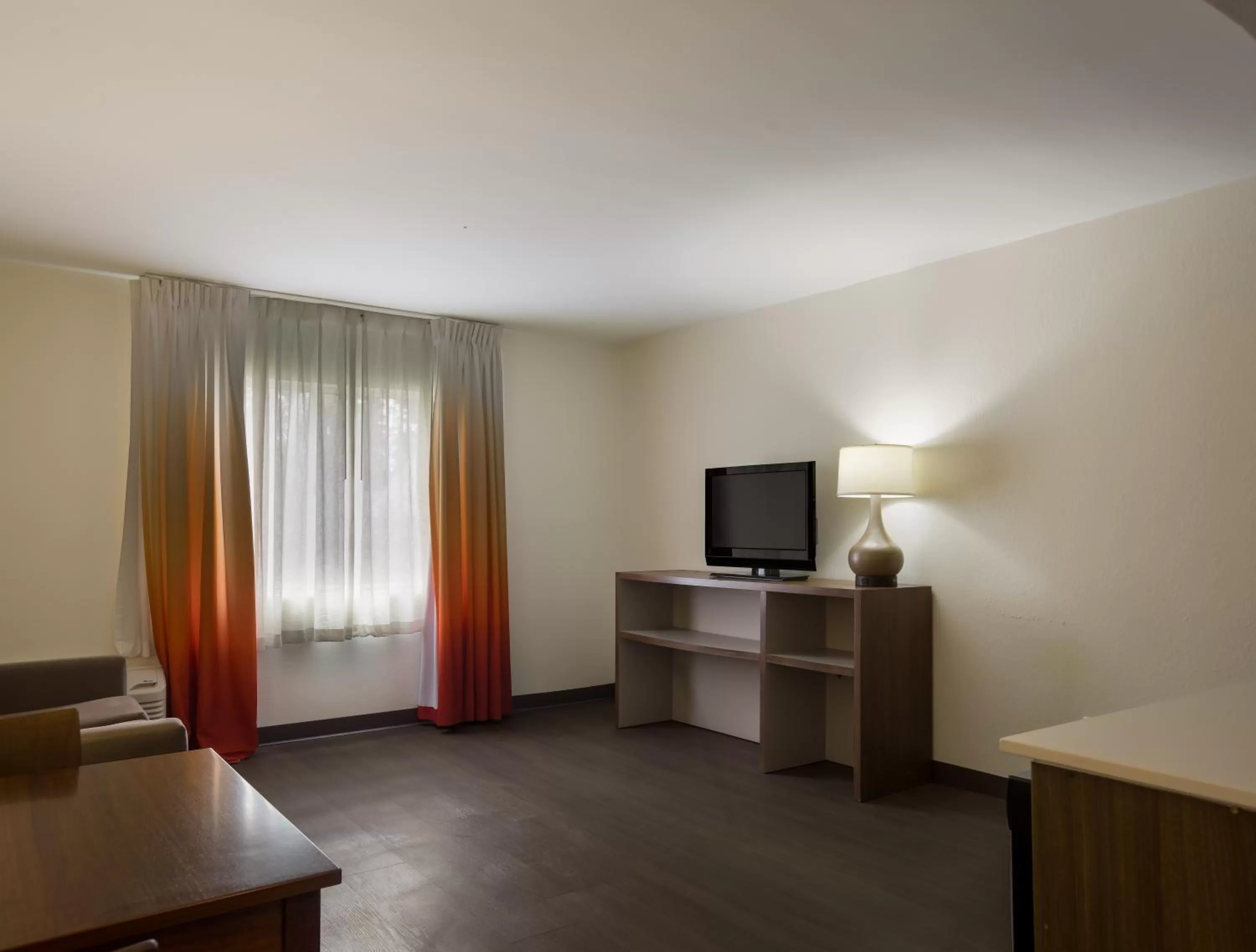 Living room in MainStay Suites Savannah Midtown